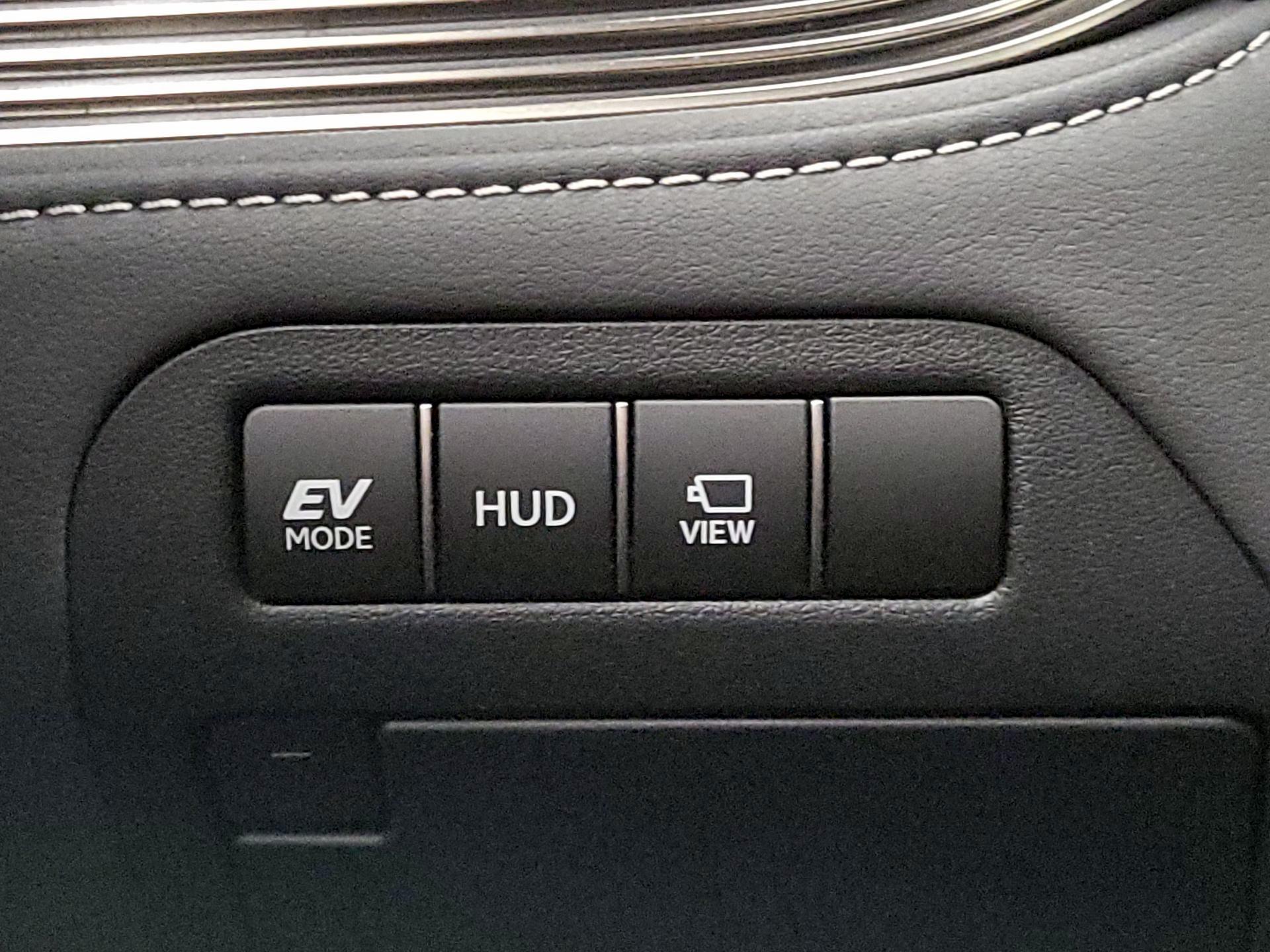 Thumbnail: 2021 Lexus LS - 13