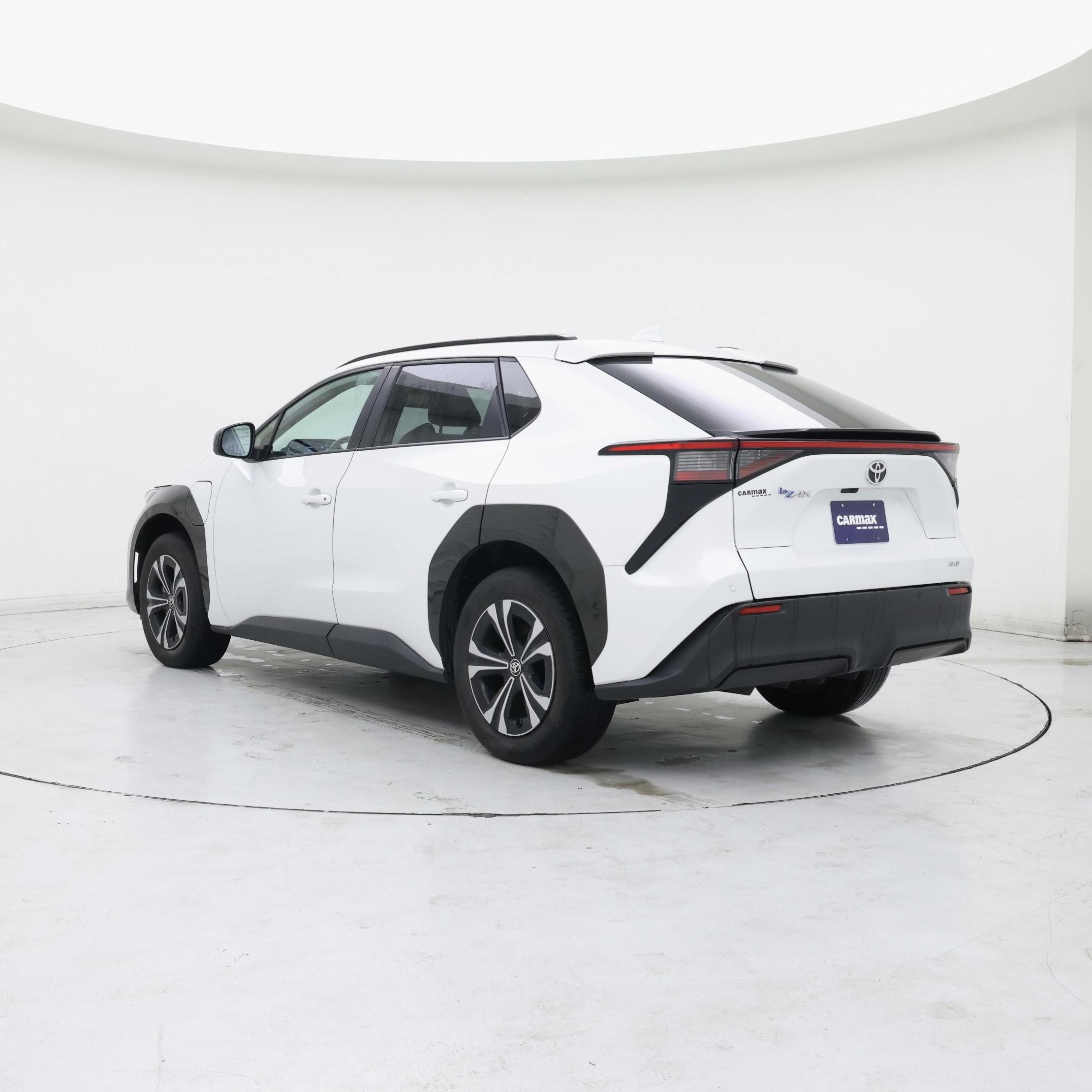 Thumbnail: 2023 Toyota bZ4X - 2