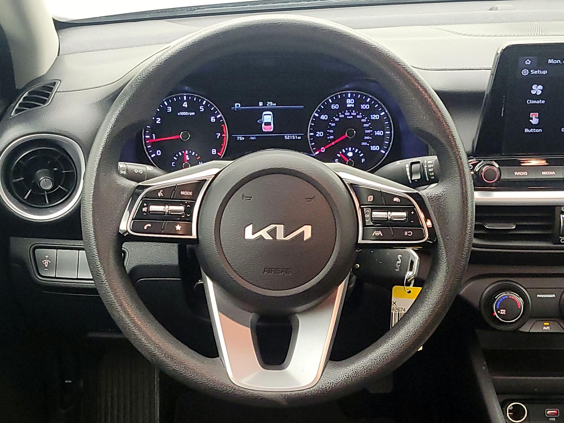 Thumbnail: 2022 Kia Forte - 10