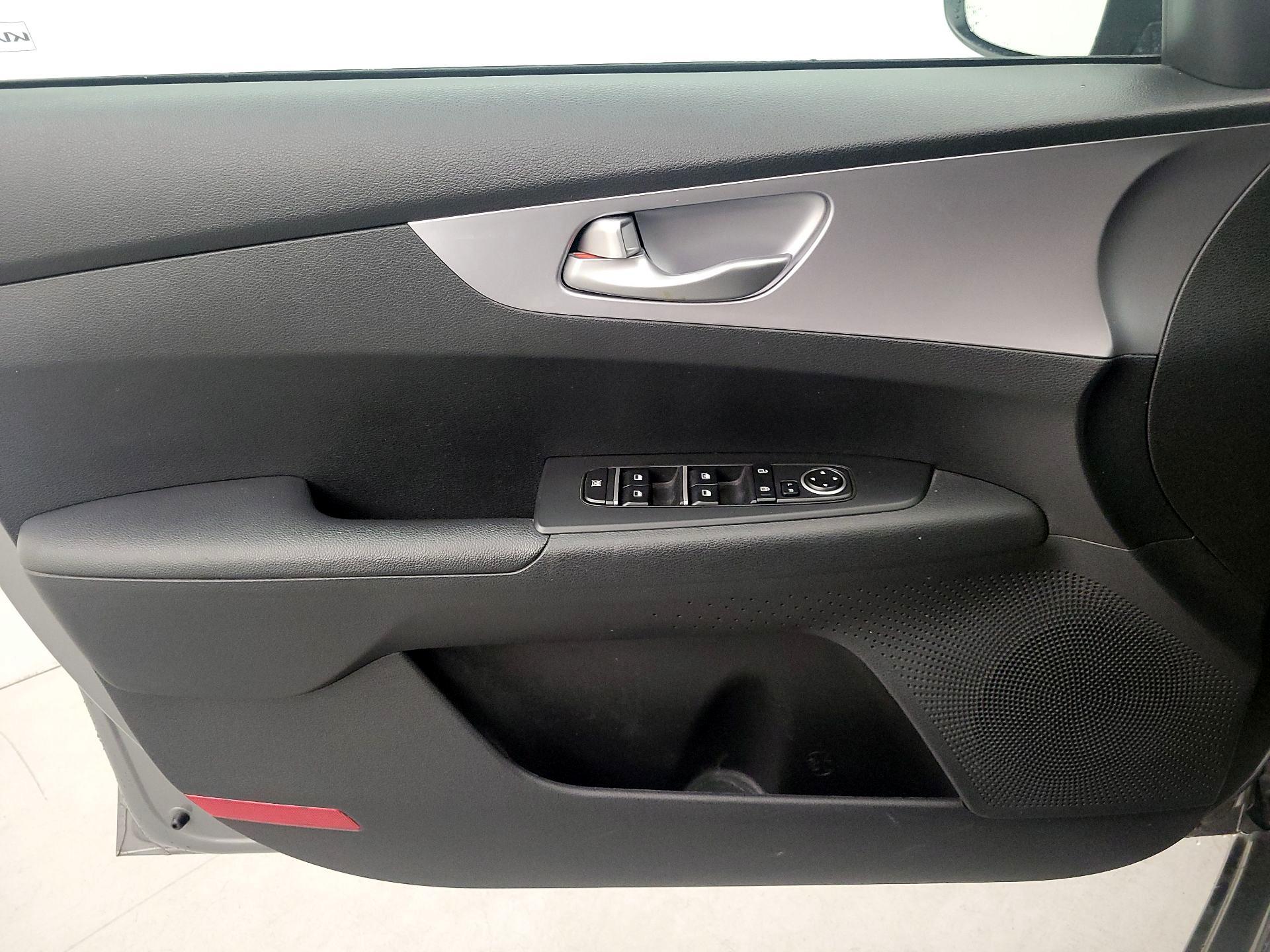 Thumbnail: 2022 Kia Forte - 12