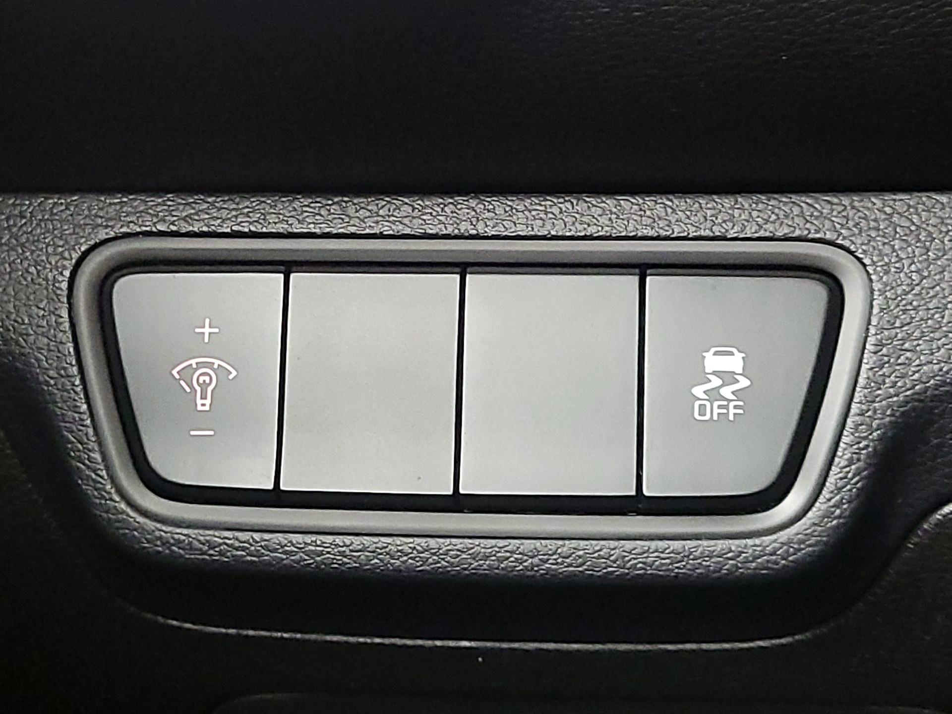 Thumbnail: 2022 Kia Forte - 13