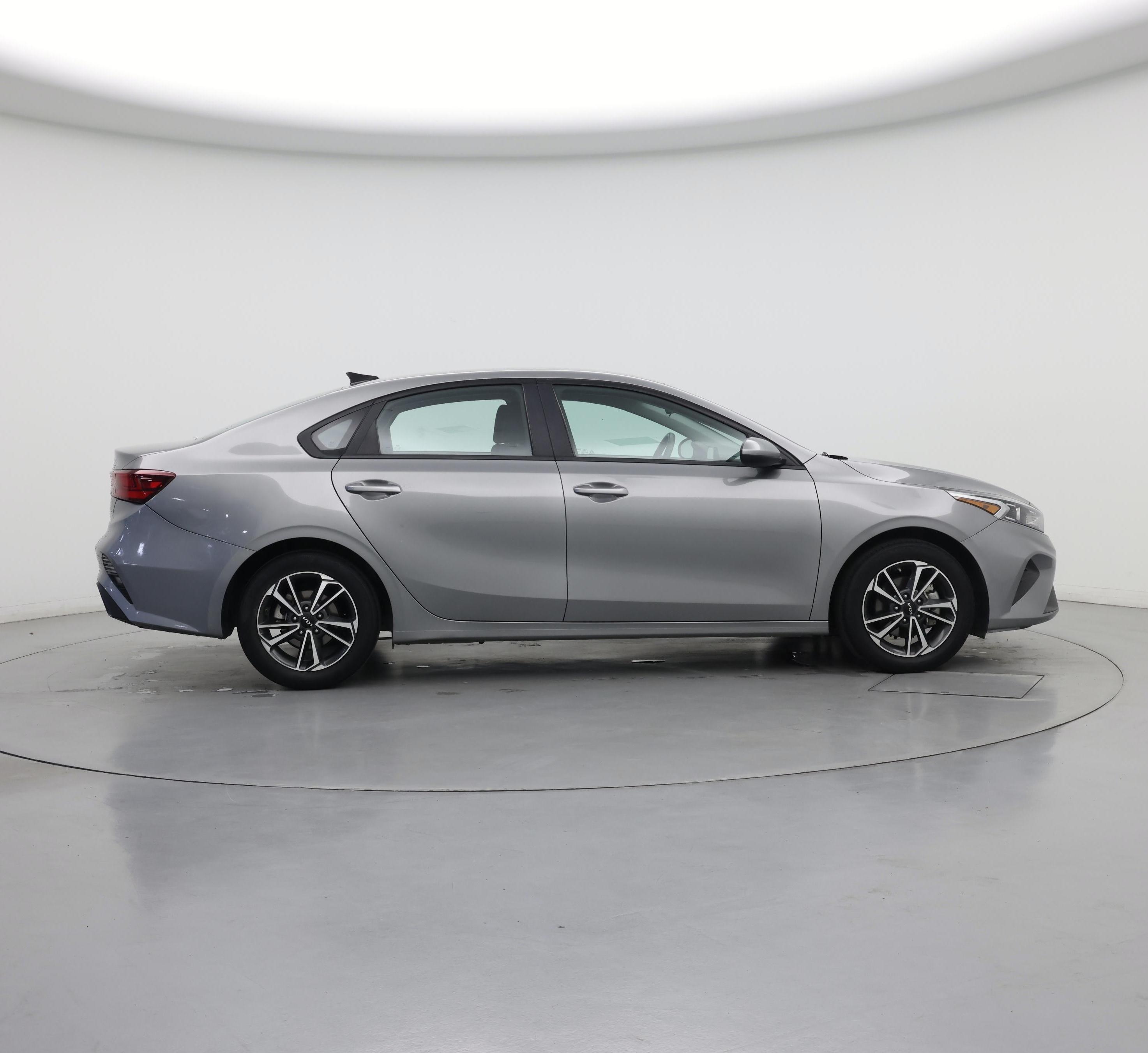 Thumbnail: 2022 Kia Forte - 7