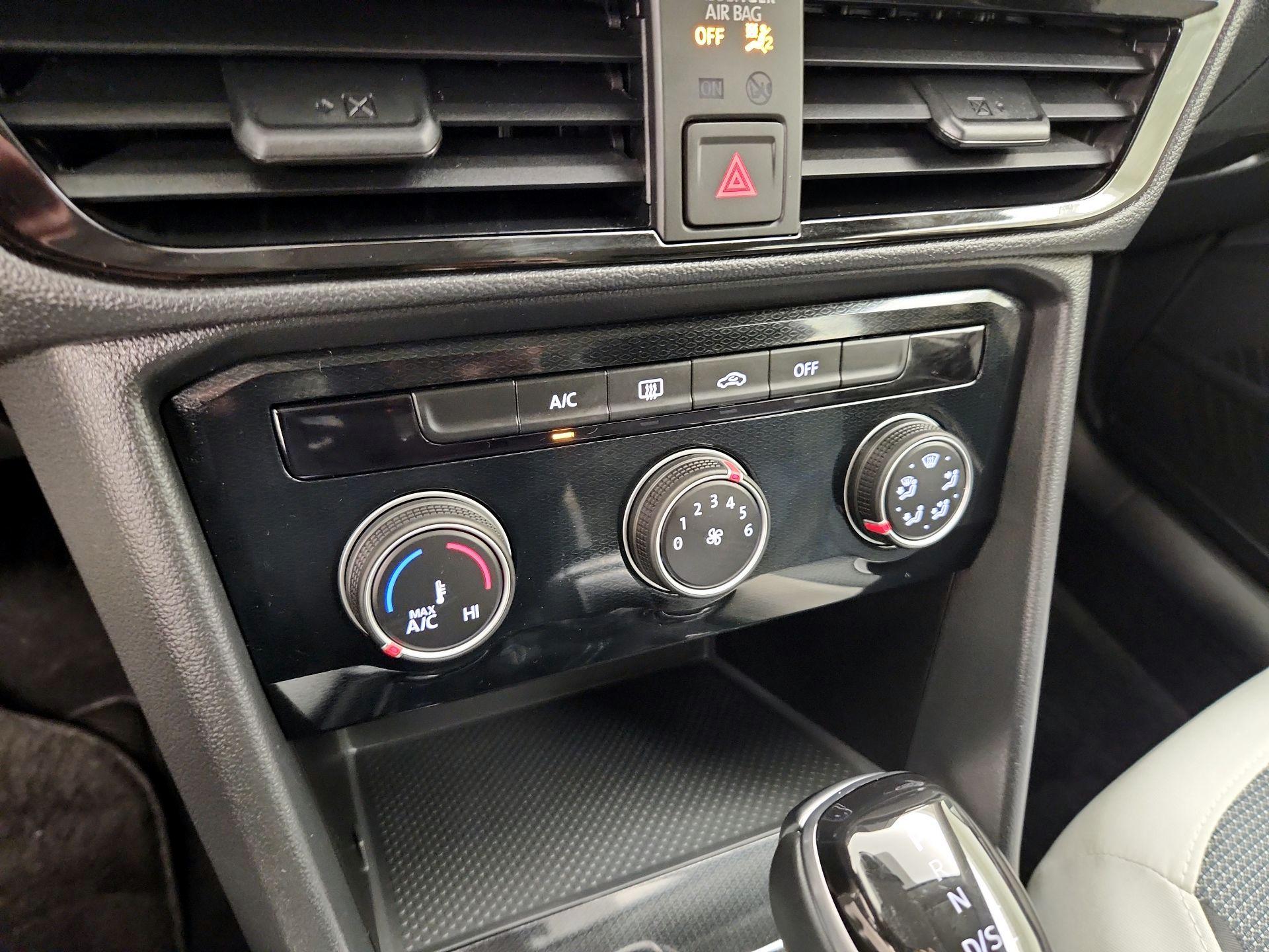 Thumbnail: 2025 Volkswagen Taos - 16