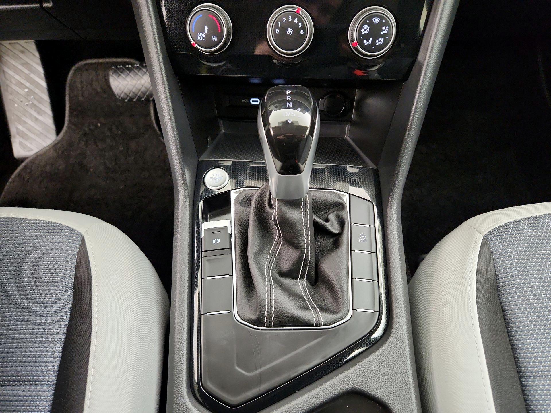 Thumbnail: 2025 Volkswagen Taos - 17