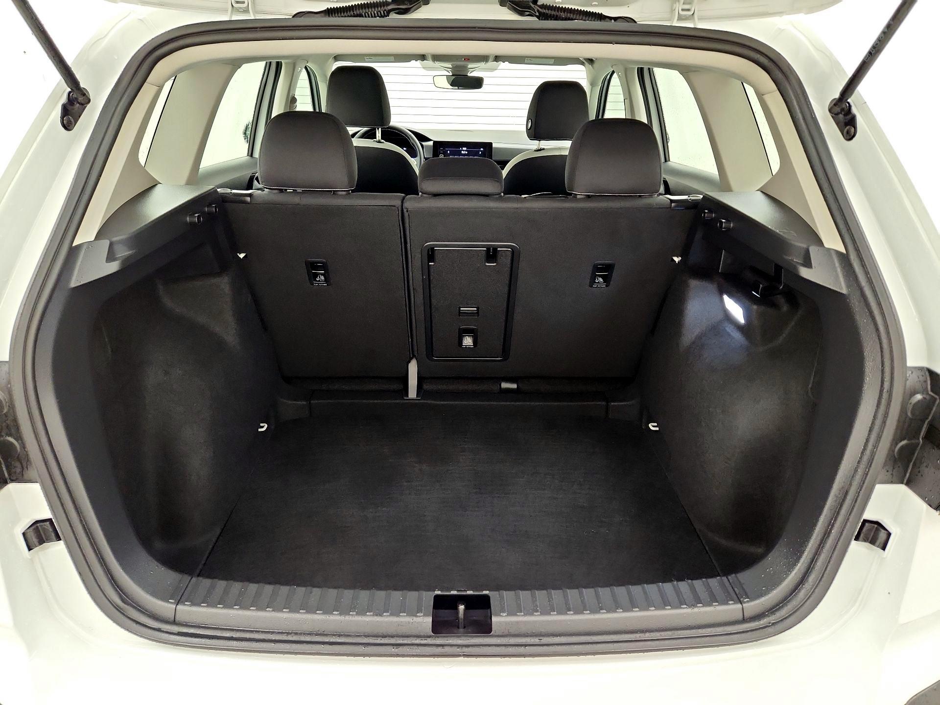 Thumbnail: 2025 Volkswagen Taos - 20