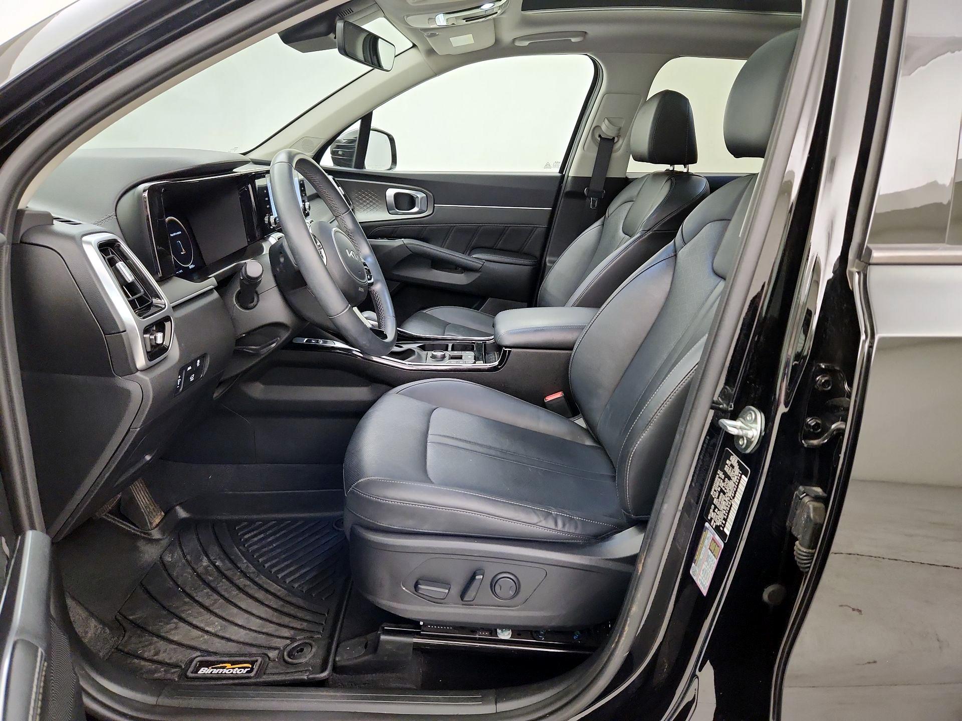 Thumbnail: 2023 Kia Sorento - 11