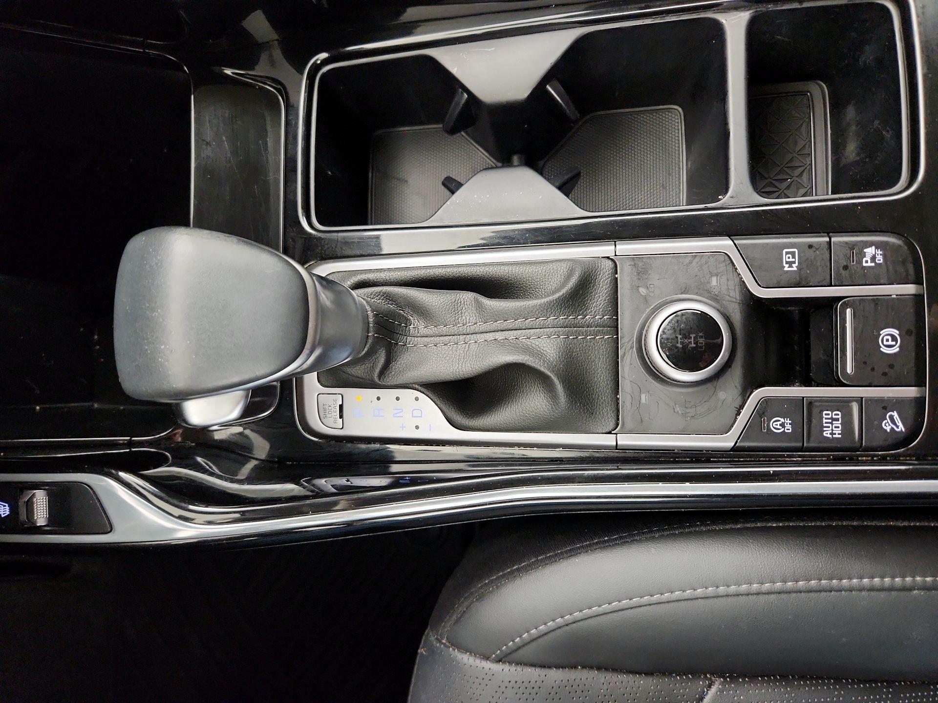 Thumbnail: 2023 Kia Sorento - 18