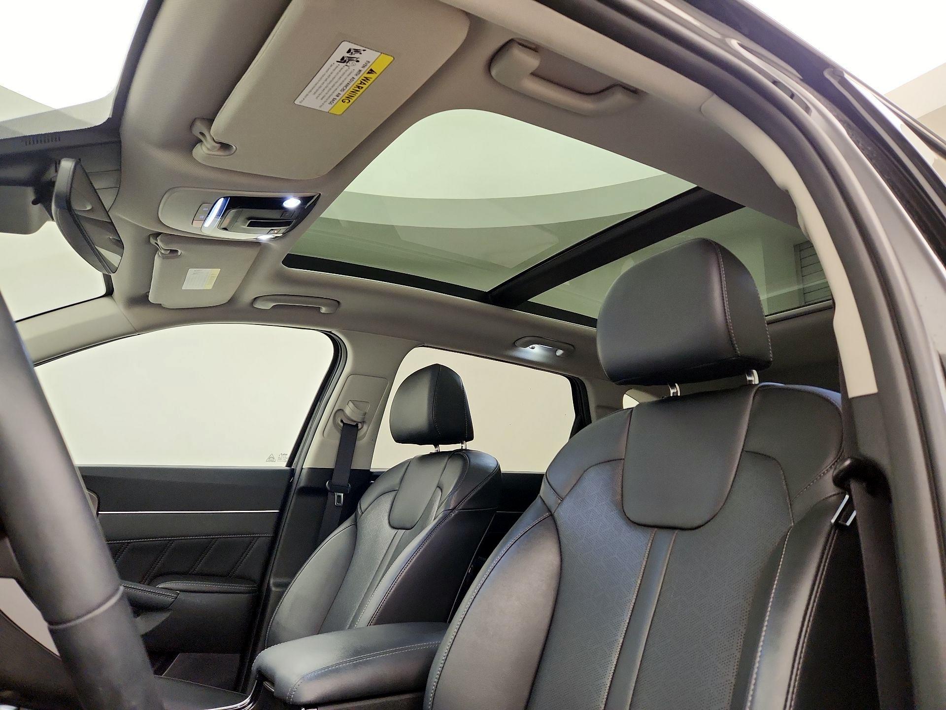 Thumbnail: 2023 Kia Sorento - 20