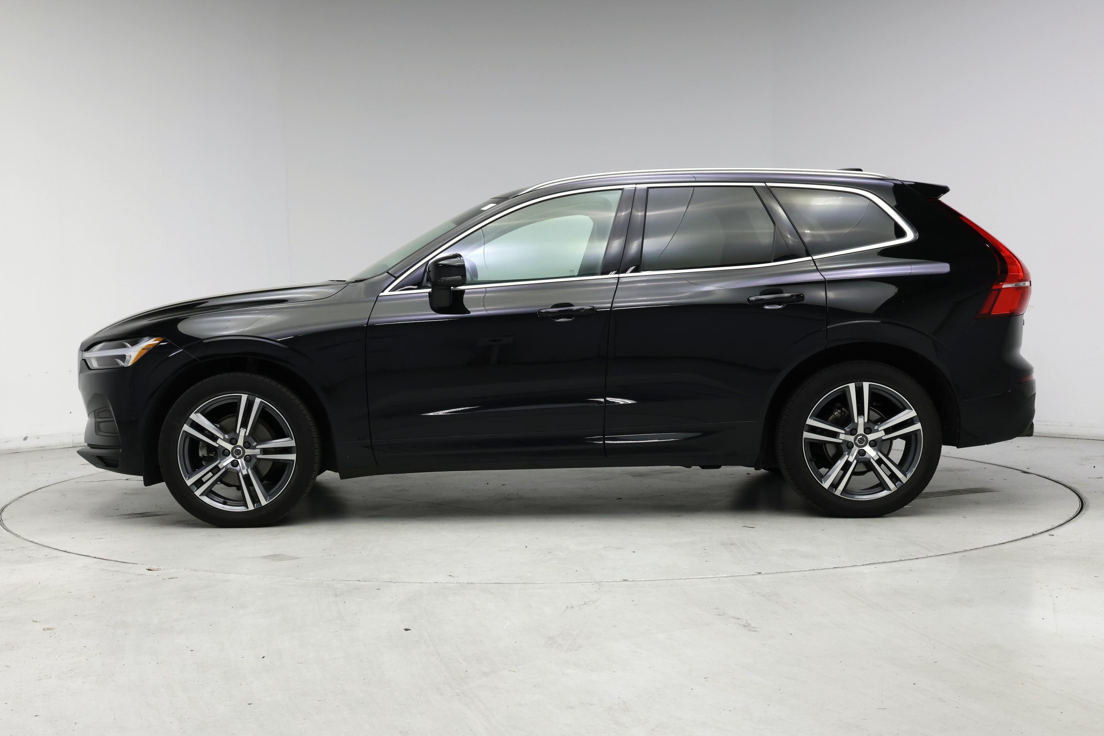 Thumbnail: 2018 Volvo XC60 - 3