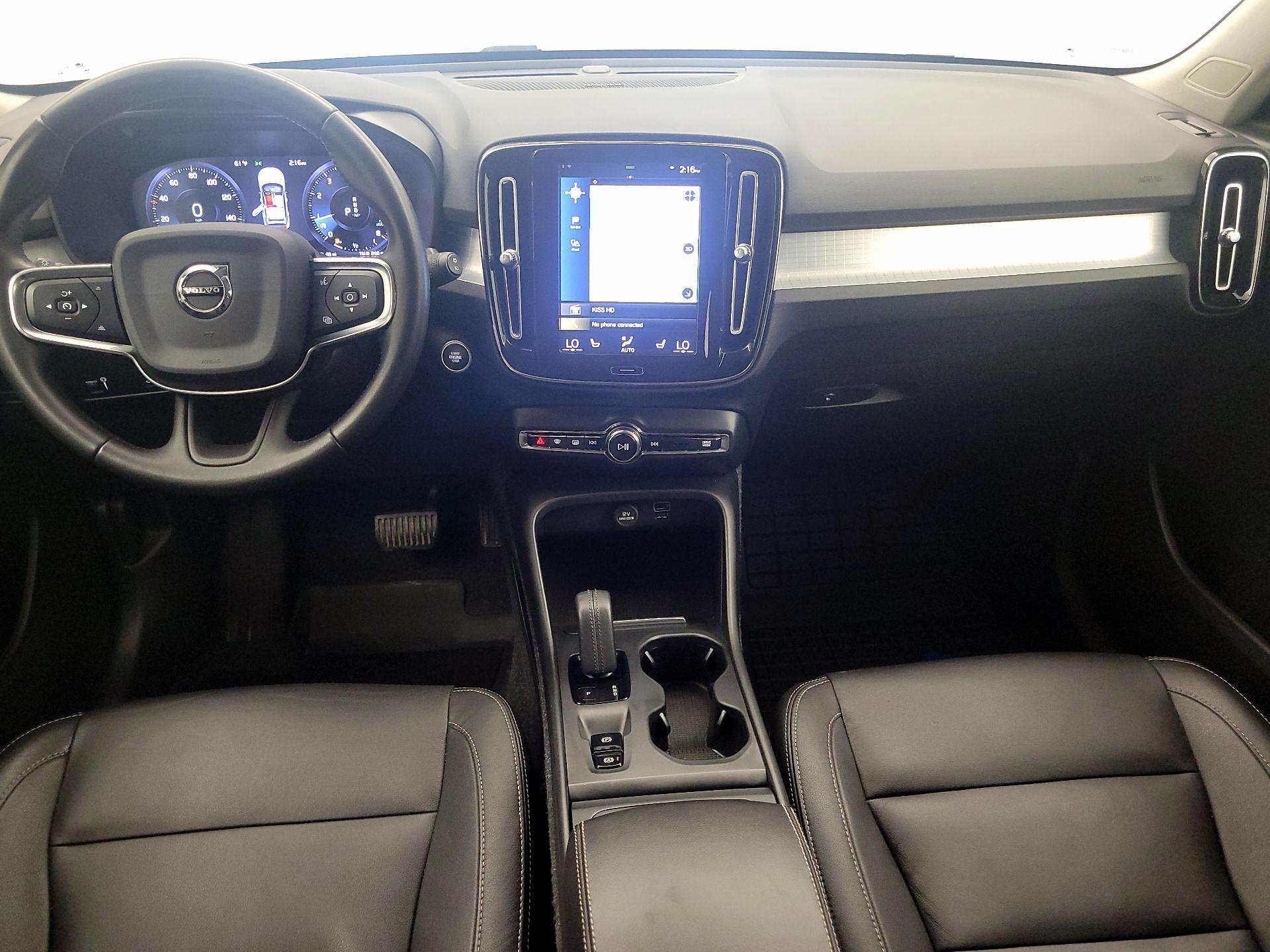 Thumbnail: 2021 Volvo XC40 - 9