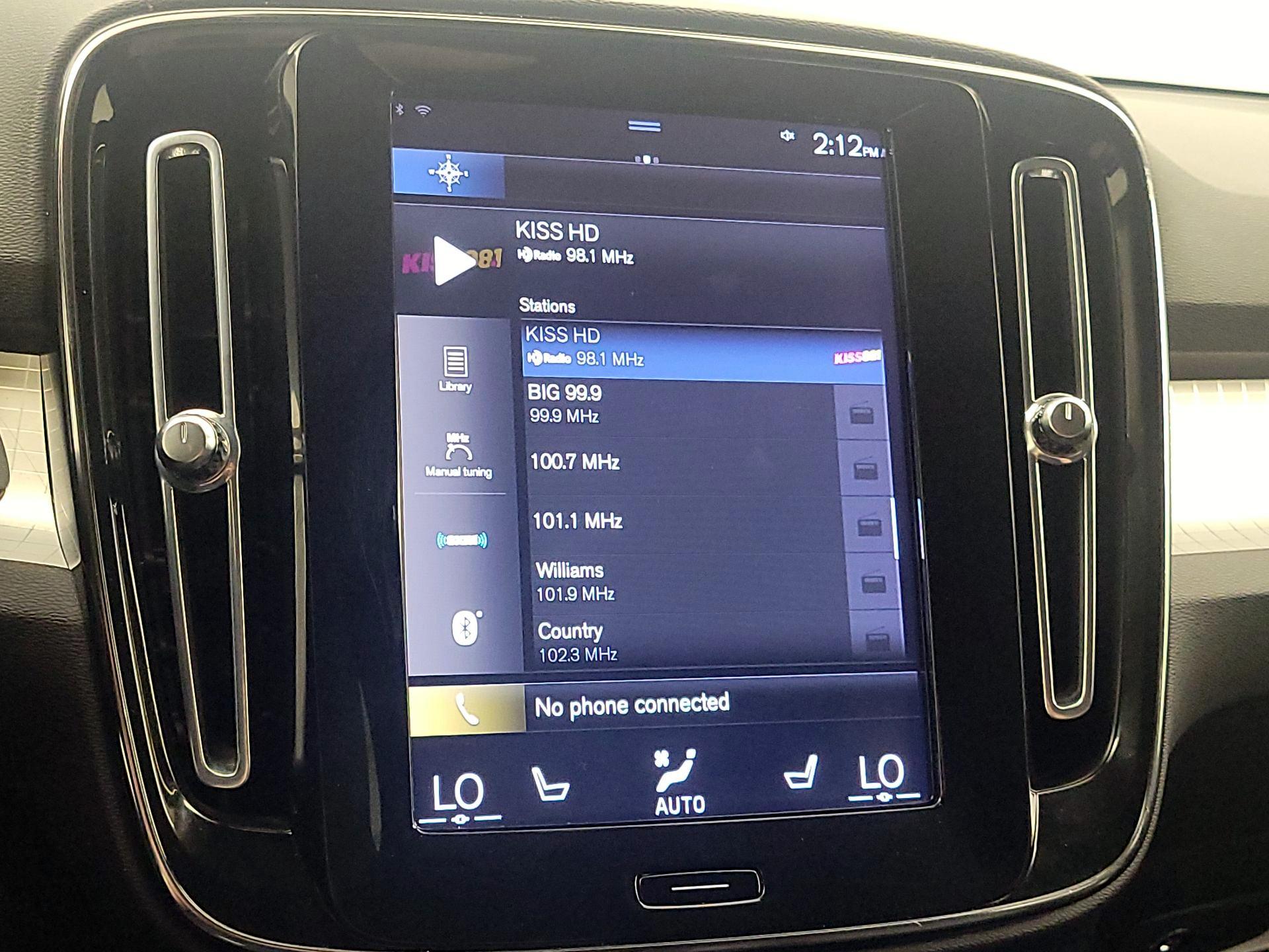 Thumbnail: 2021 Volvo XC40 - 16