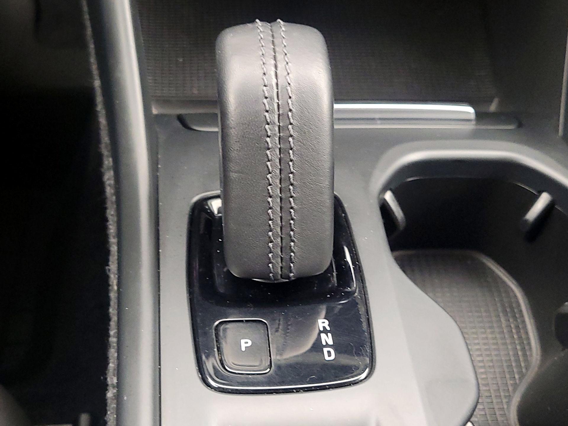 Thumbnail: 2021 Volvo XC40 - 18