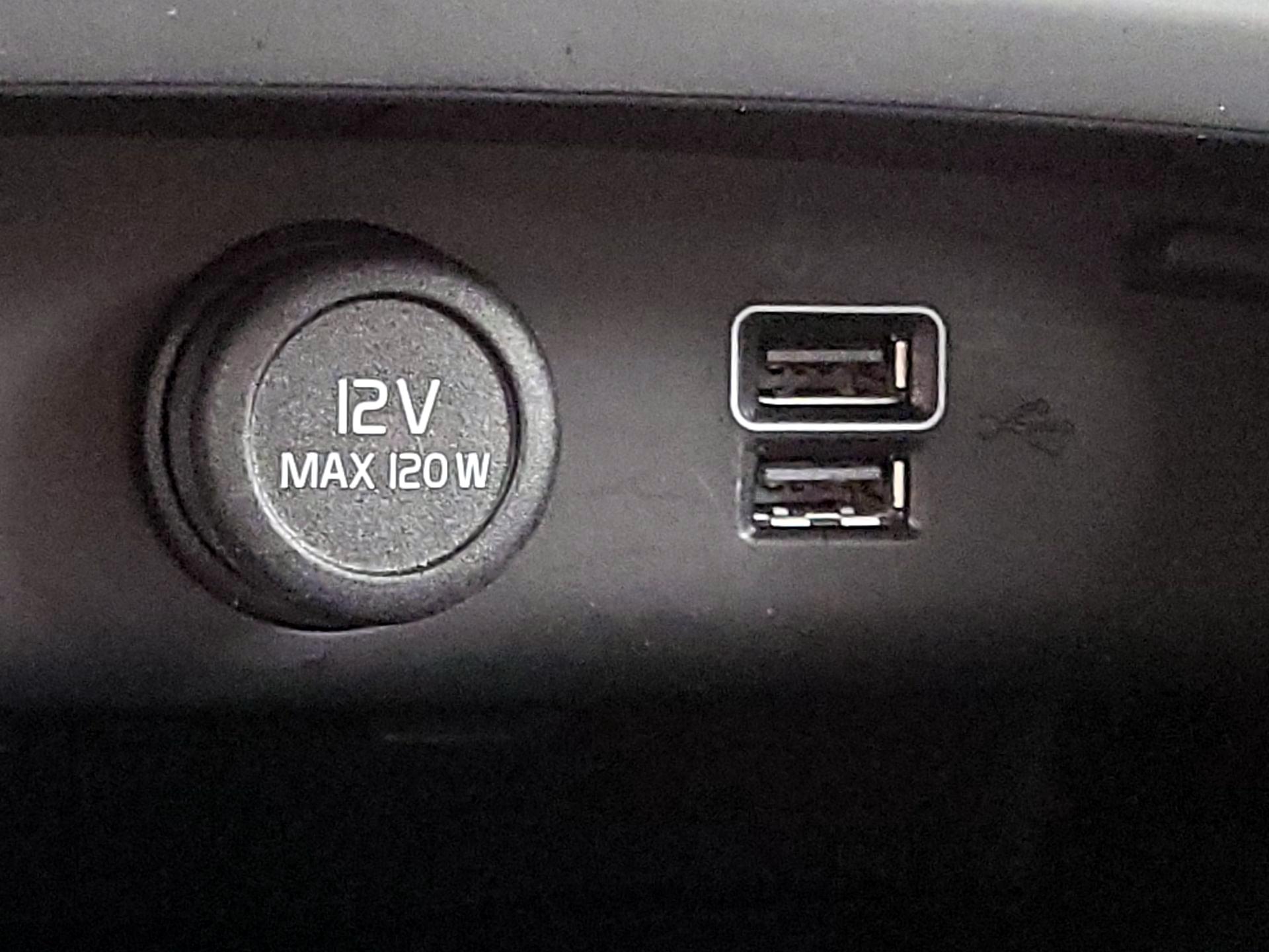 Thumbnail: 2021 Volvo XC40 - 19