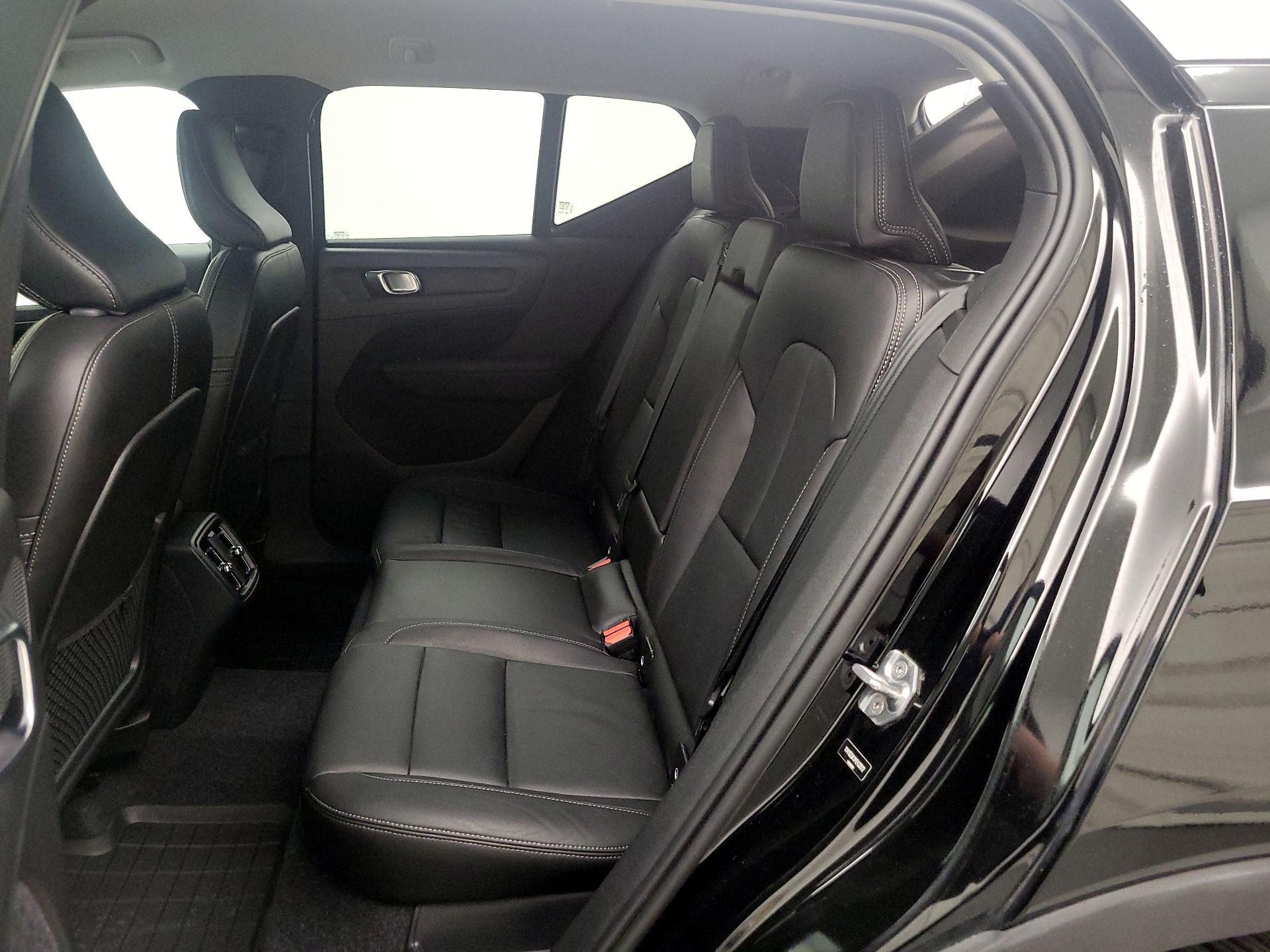 Thumbnail: 2021 Volvo XC40 - 20