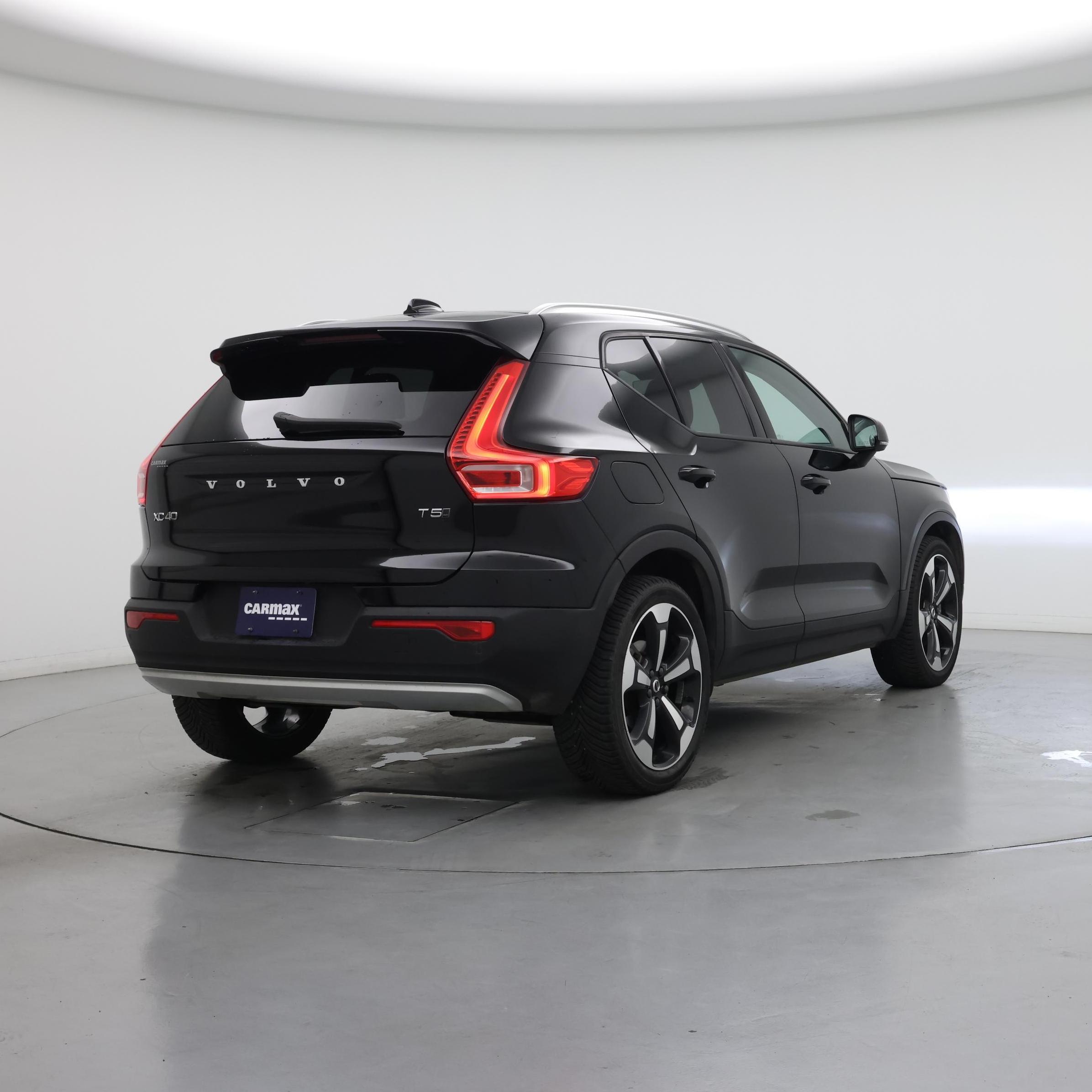 Thumbnail: 2021 Volvo XC40 - 8