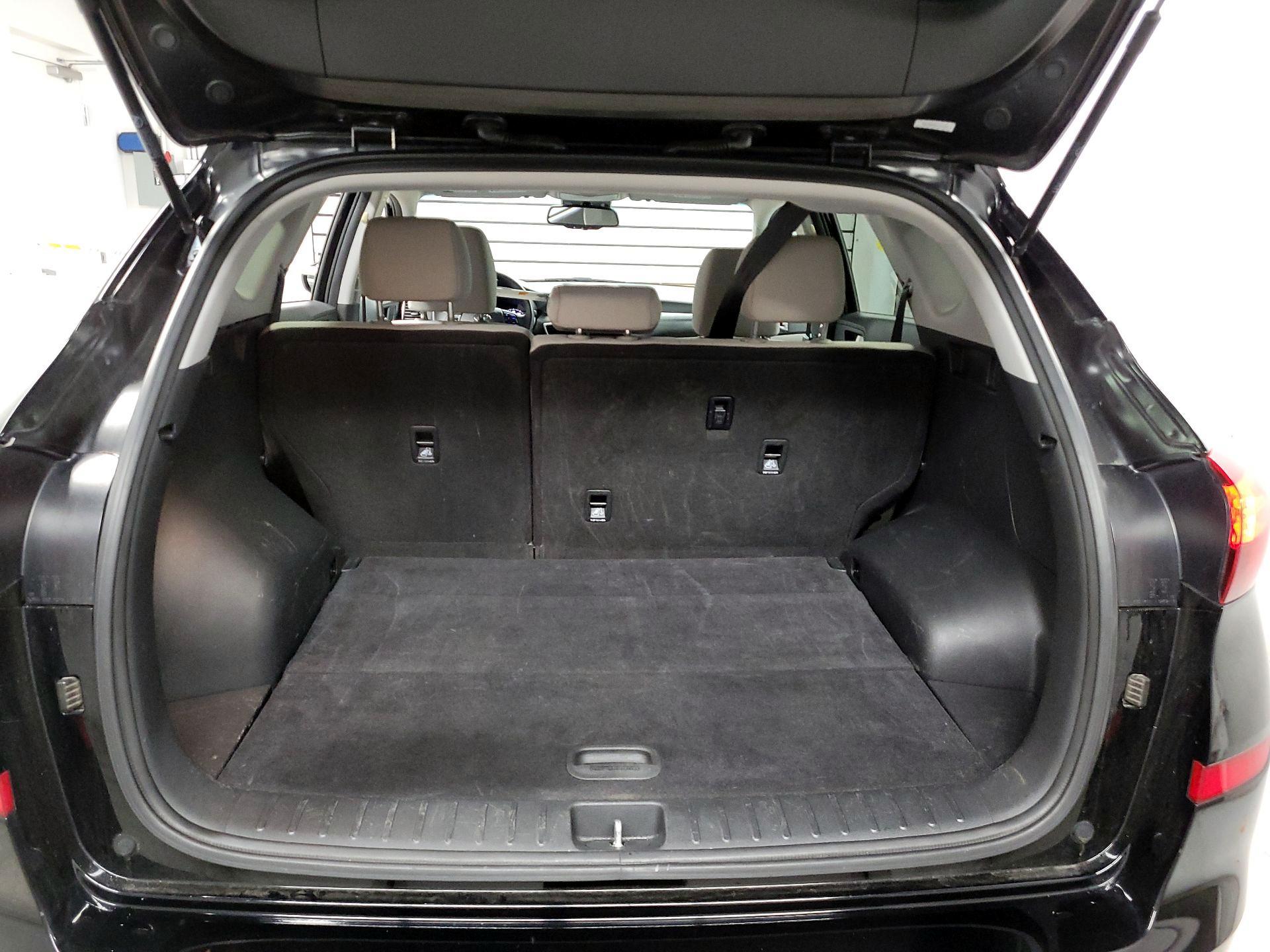 Thumbnail: 2020 Hyundai Tucson - 18