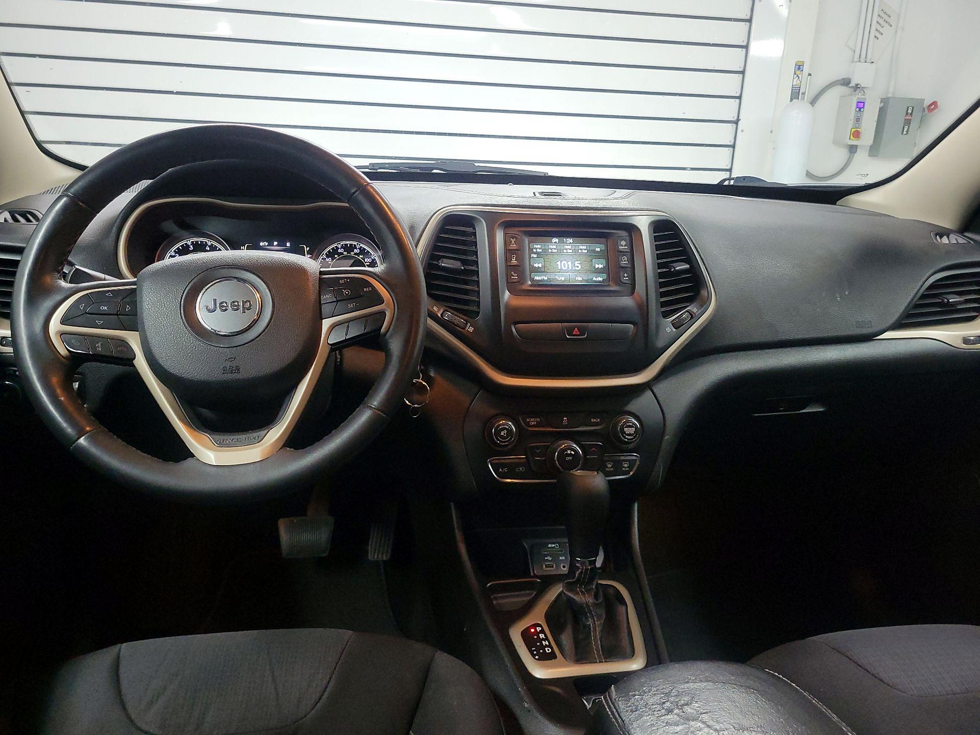 Thumbnail: 2015 Jeep Cherokee - 9