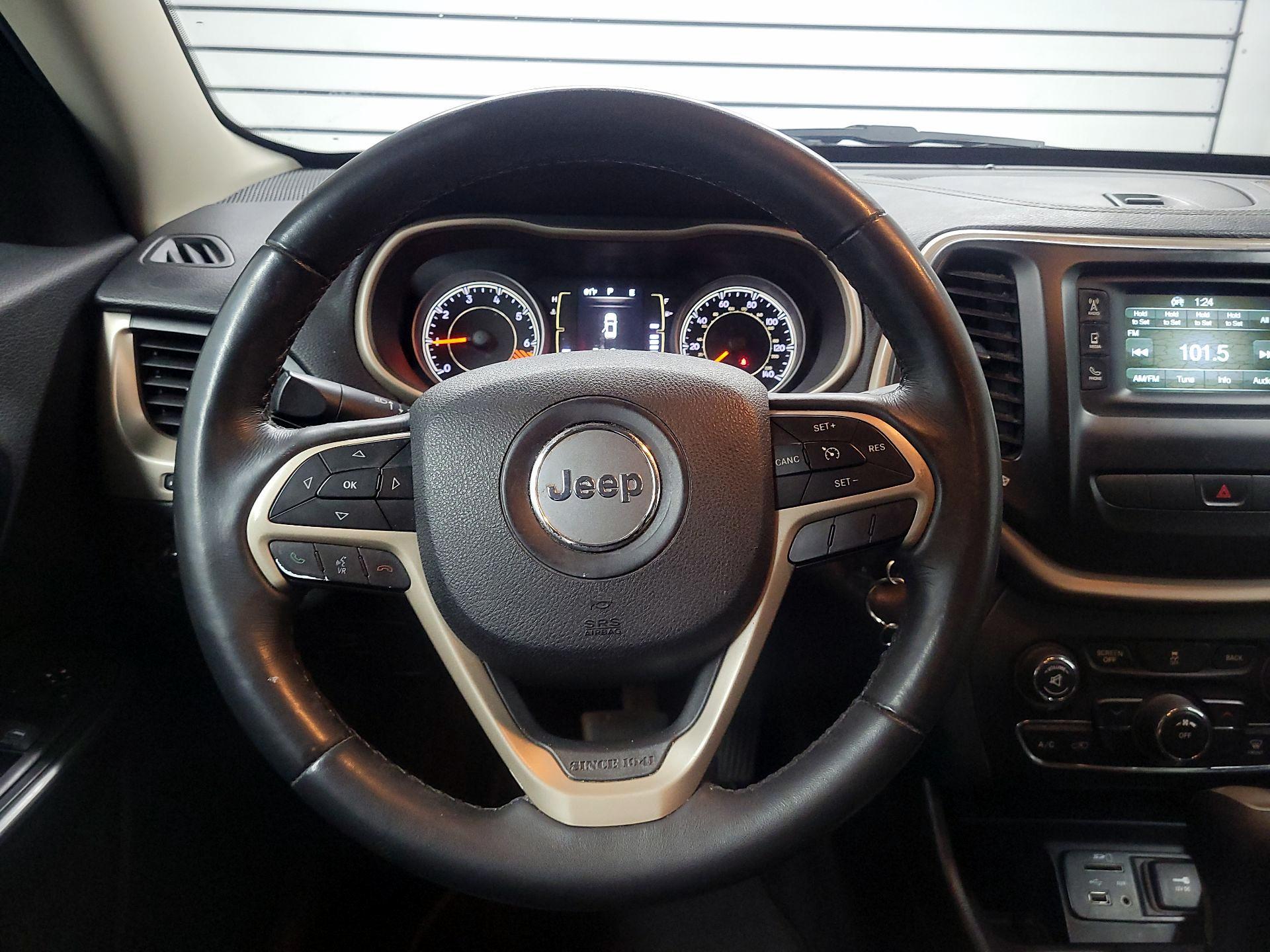 Thumbnail: 2015 Jeep Cherokee - 10