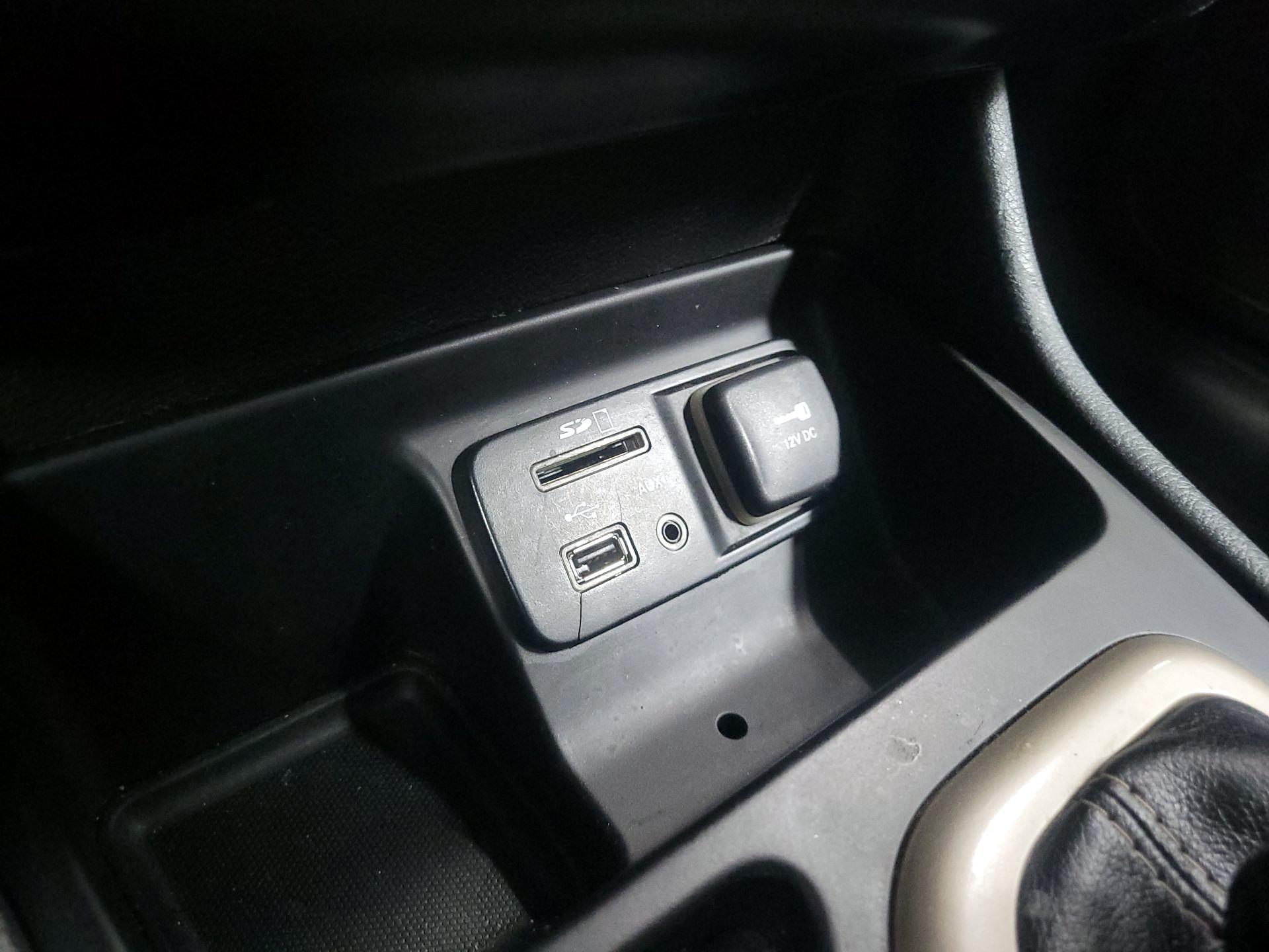 Thumbnail: 2015 Jeep Cherokee - 18