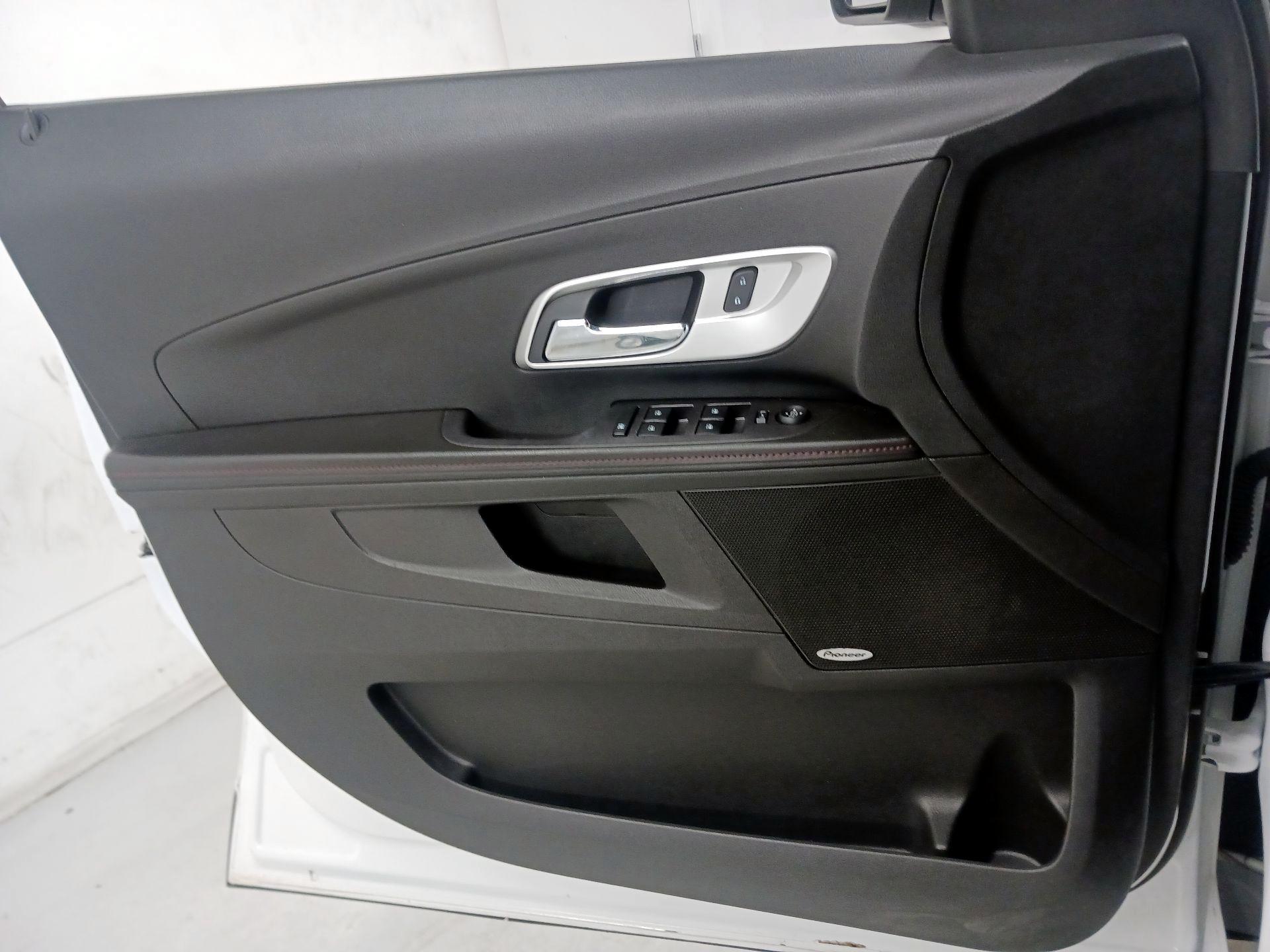 Thumbnail: 2015 Chevrolet Equinox - 12