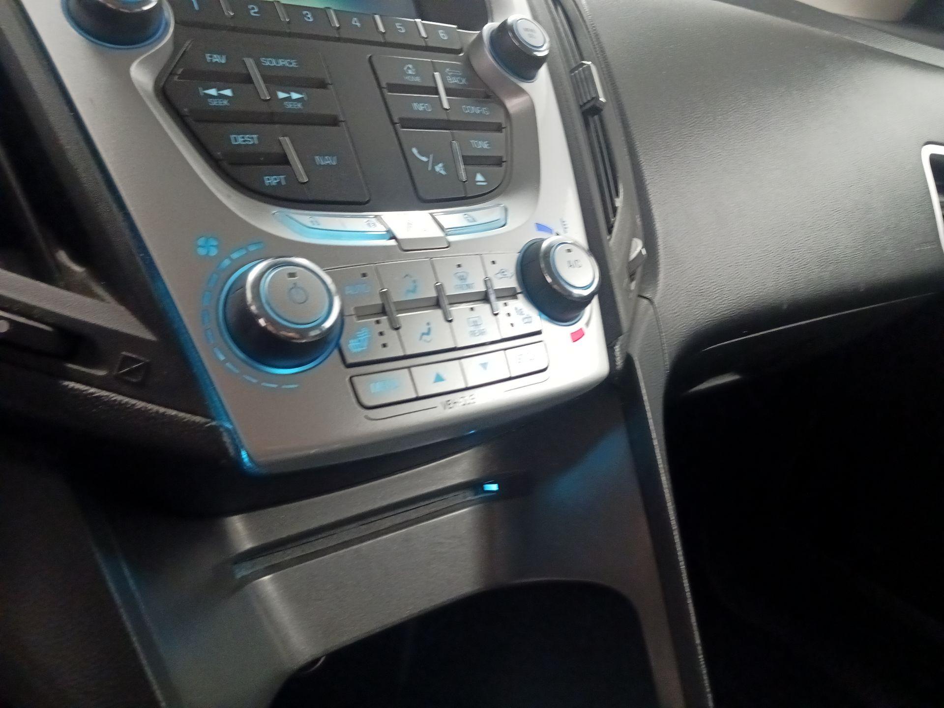 Thumbnail: 2015 Chevrolet Equinox - 14