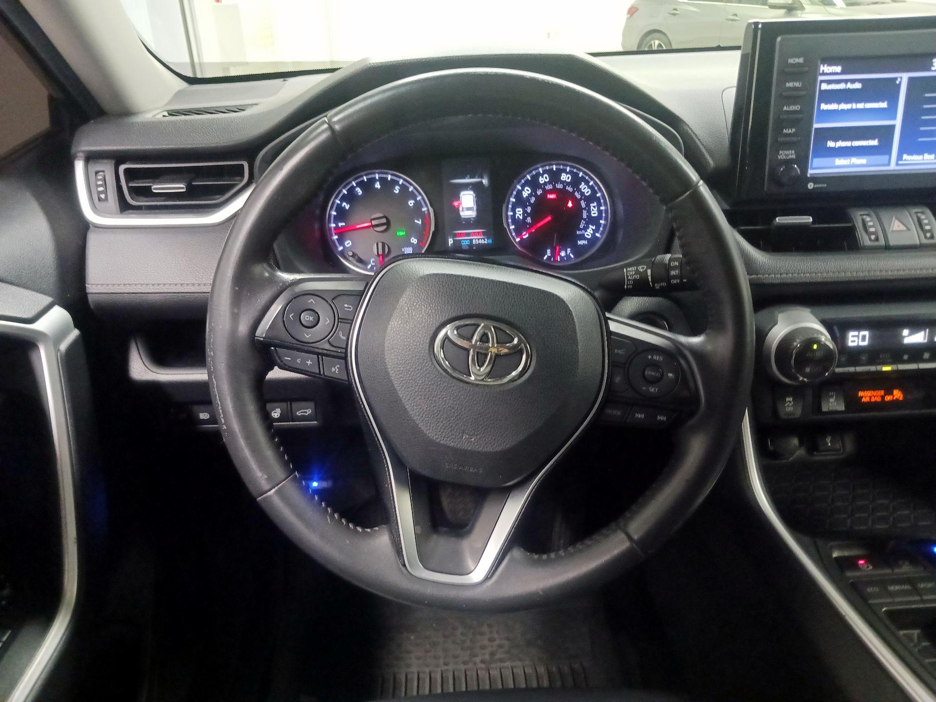 Thumbnail: 2020 Toyota RAV4 - 10