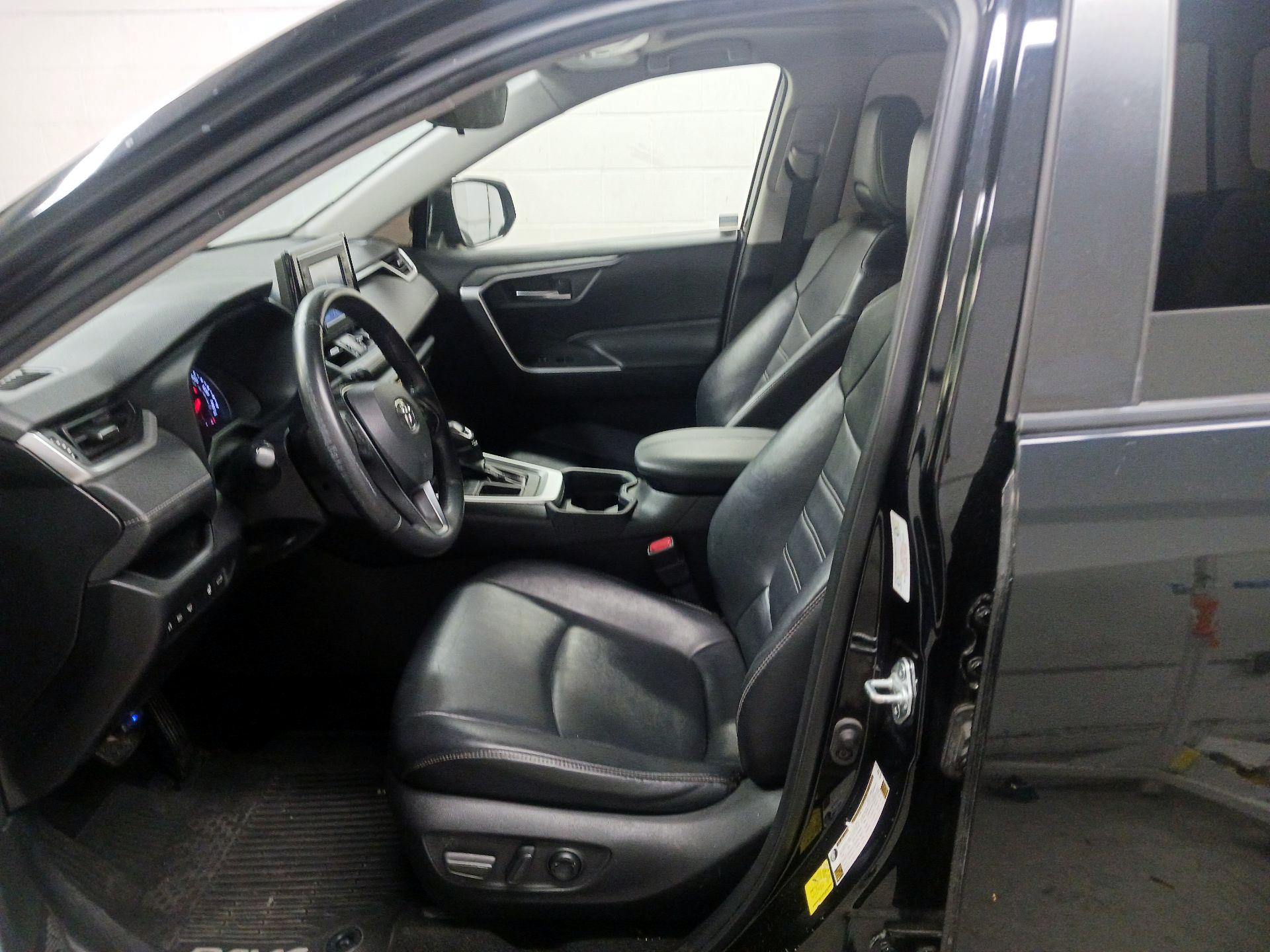 Thumbnail: 2020 Toyota RAV4 - 11