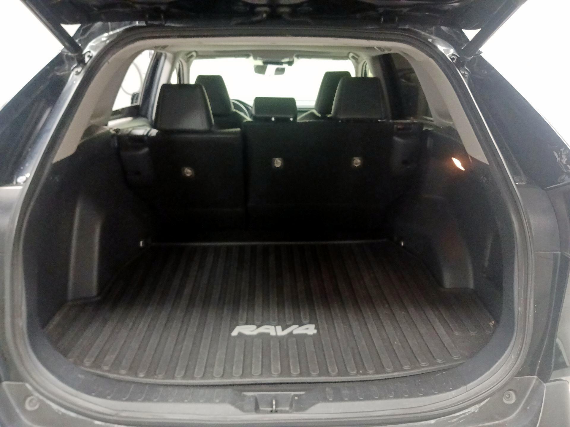 Thumbnail: 2020 Toyota RAV4 - 17