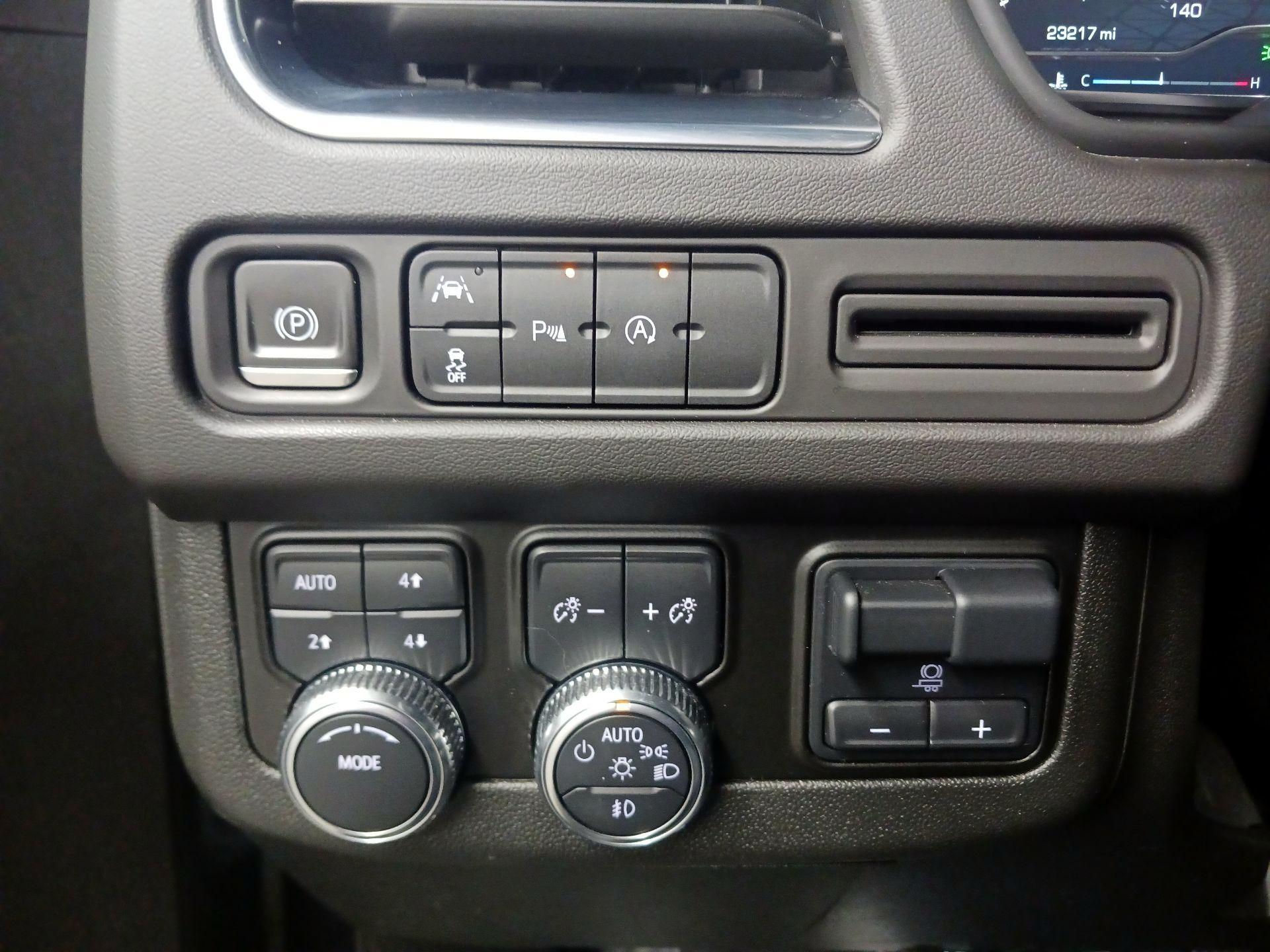 Thumbnail: 2023 GMC Yukon - 13