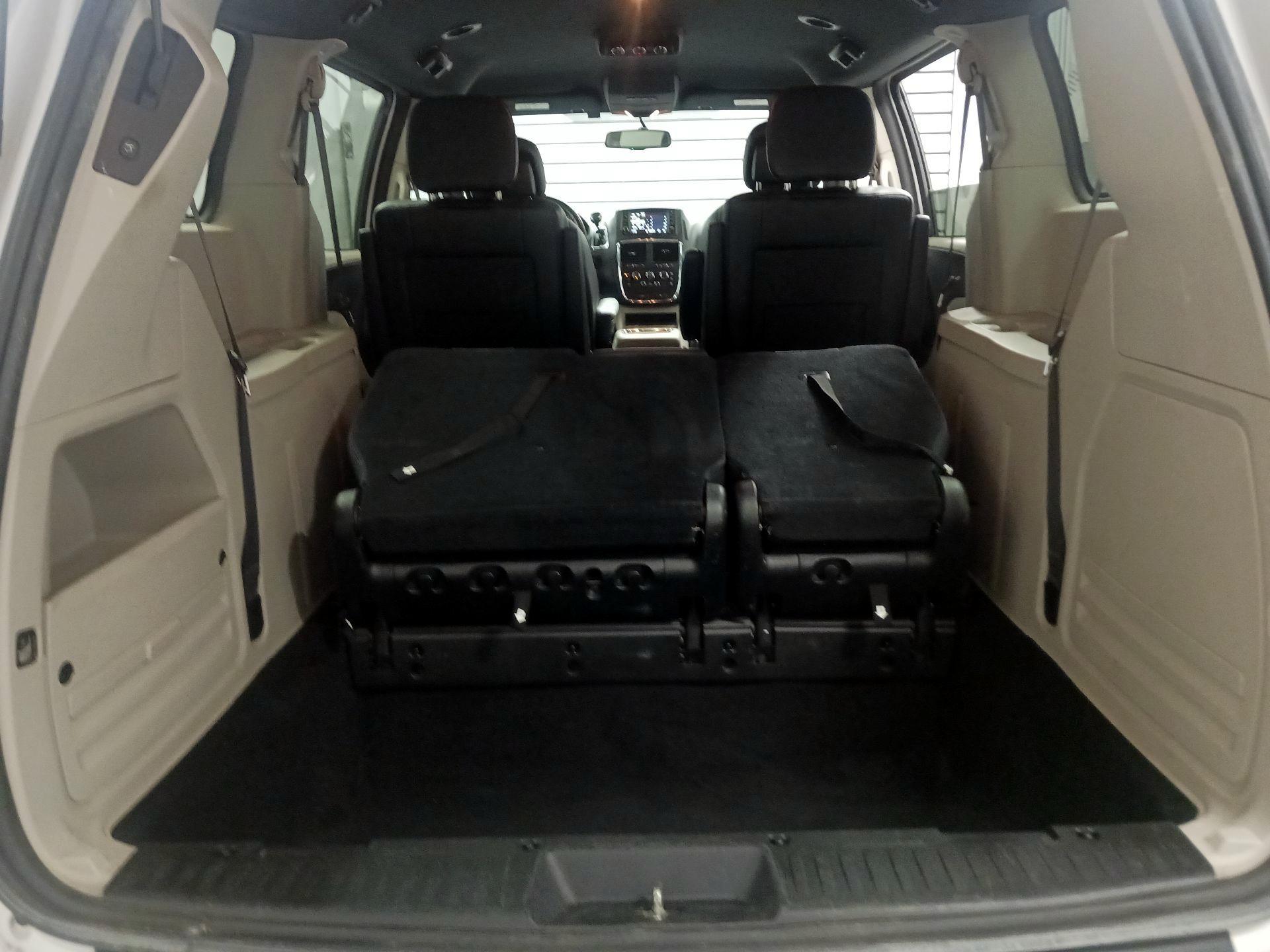 Thumbnail: 2017 Dodge Grand Caravan - 17