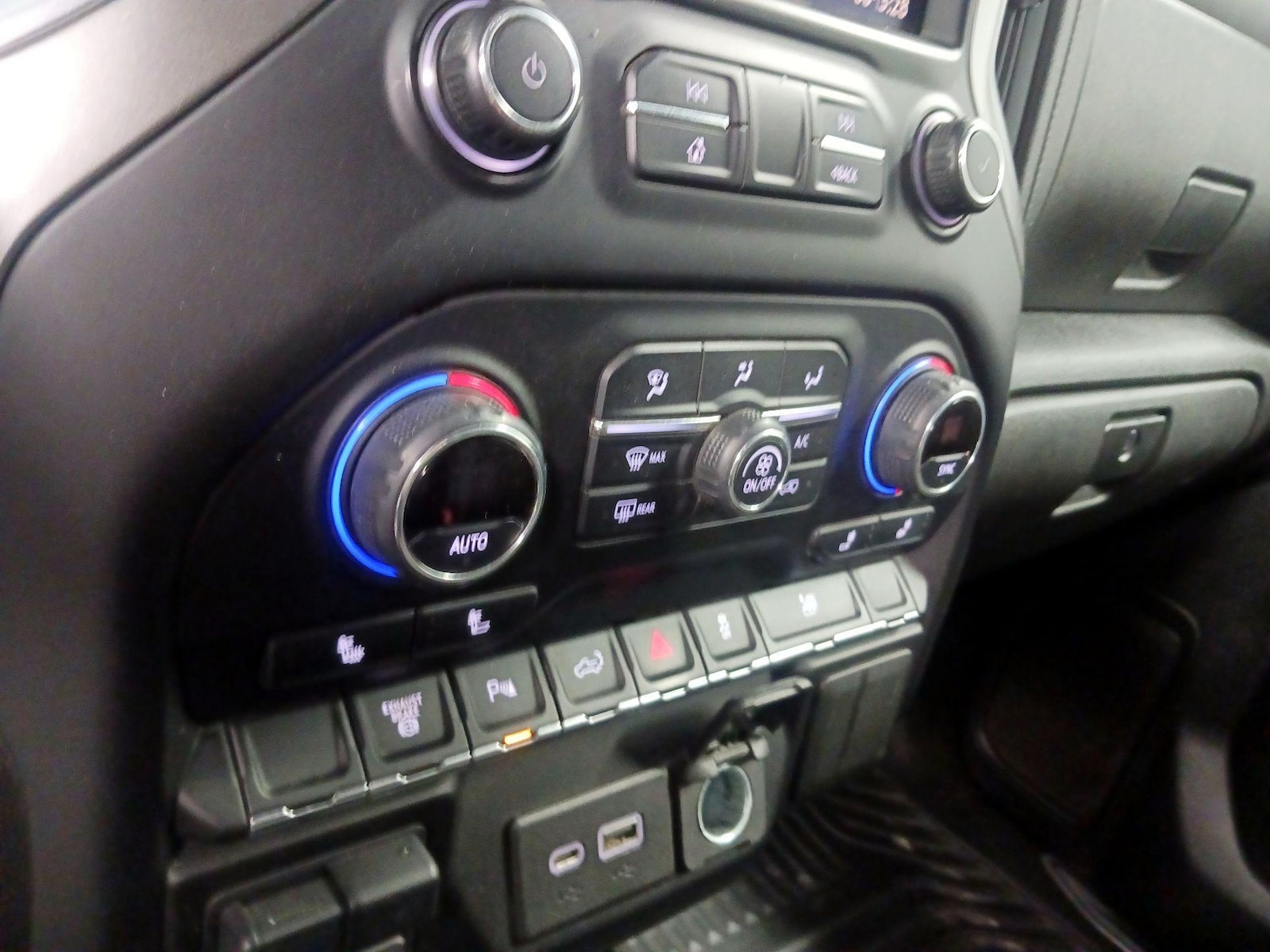 2021 Chevrolet Silverado 2500HD LT - Photo 17