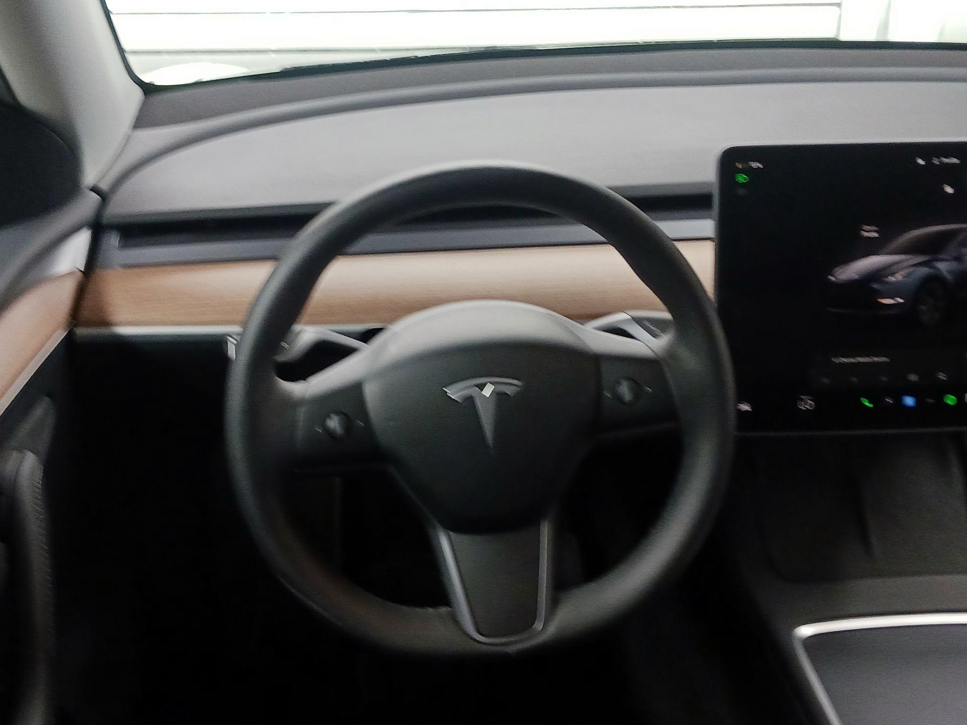 Thumbnail: 2025 Tesla Model Y - 10