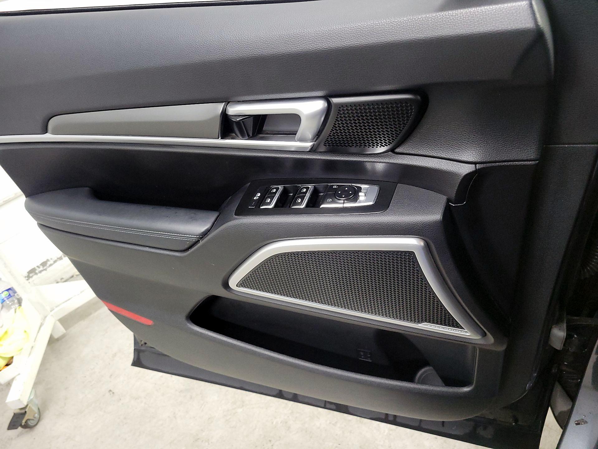 Thumbnail: 2020 Kia Telluride - 12