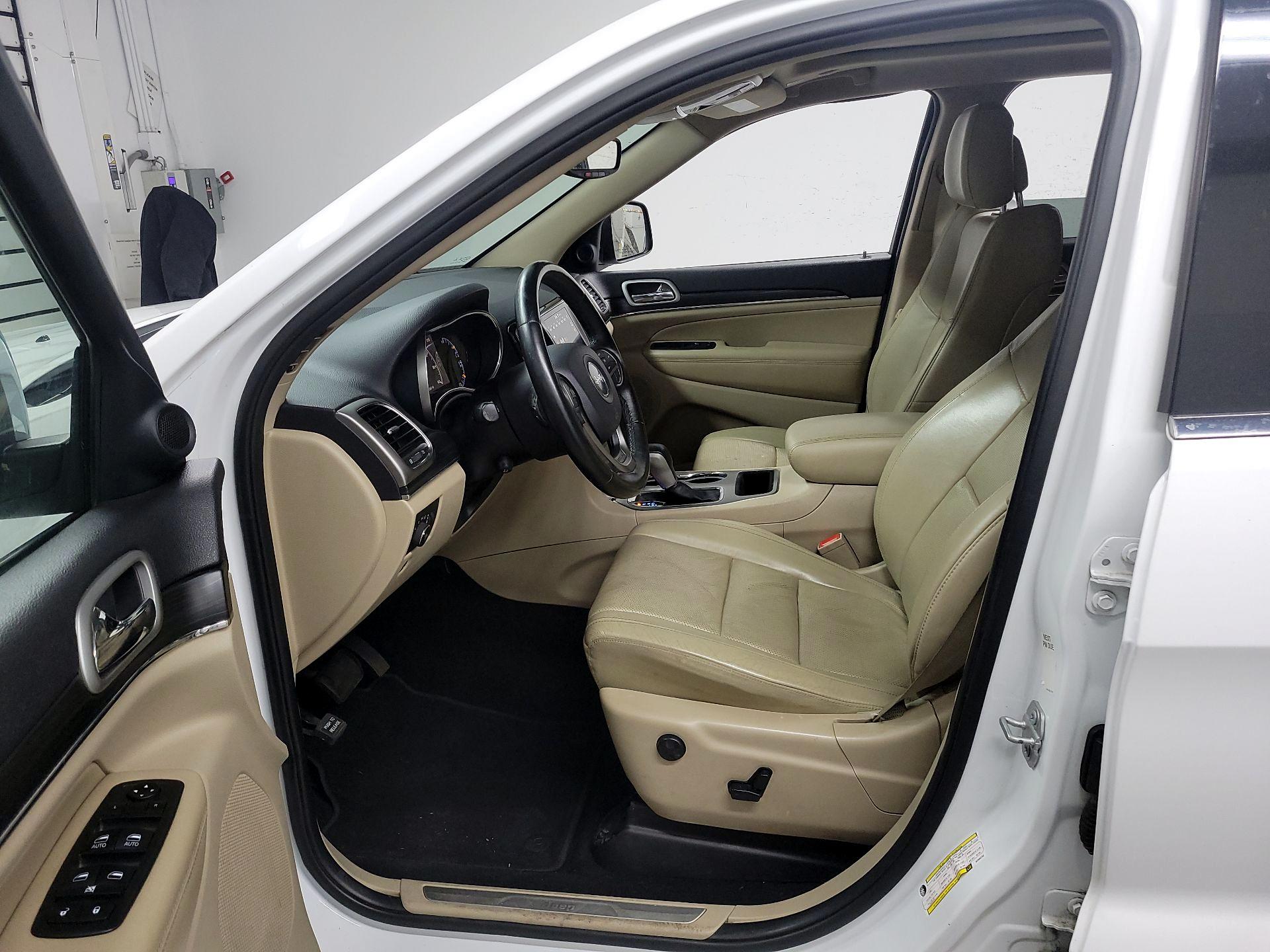 Thumbnail: 2019 Jeep Grand Cherokee - 11