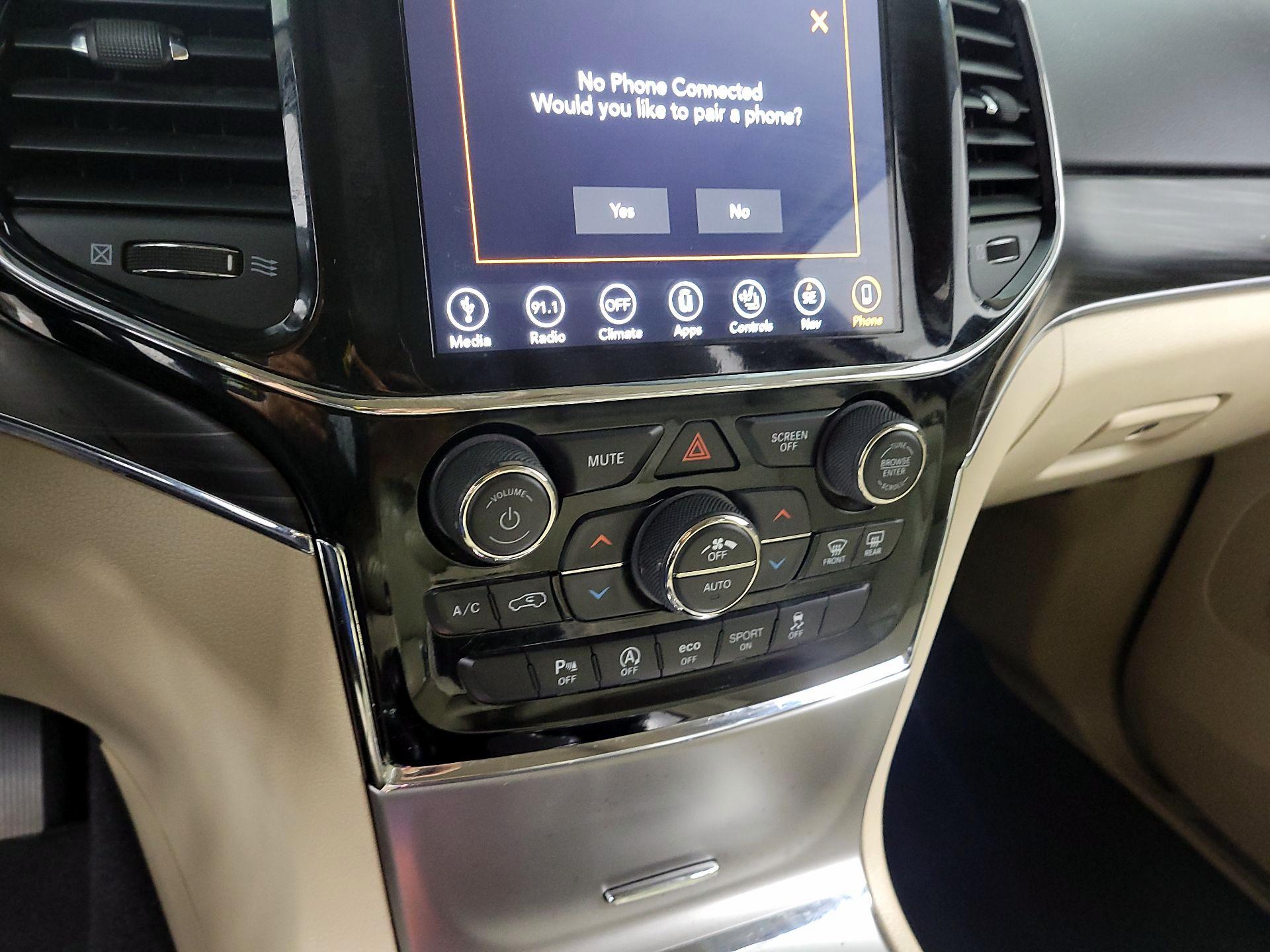 Thumbnail: 2019 Jeep Grand Cherokee - 15