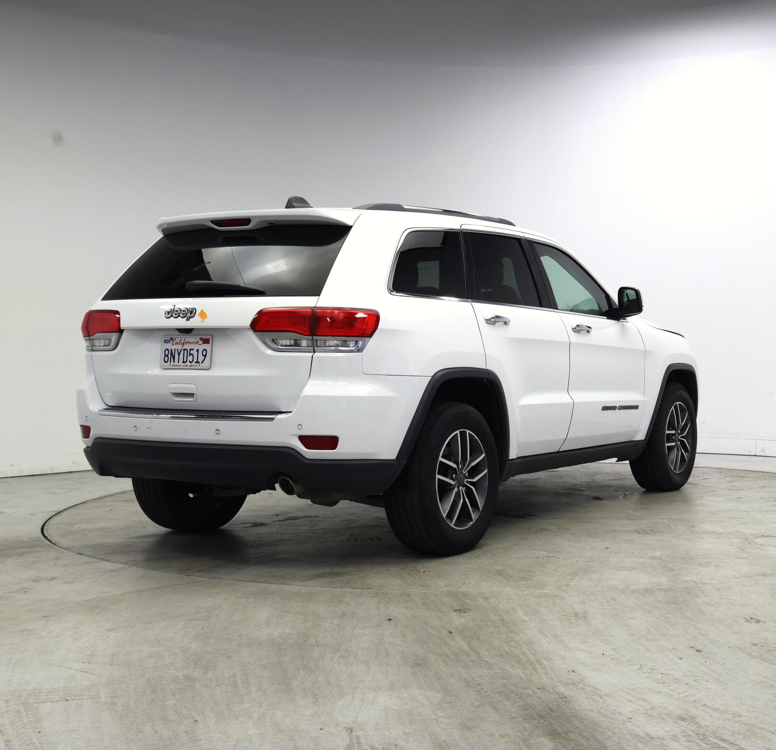 Thumbnail: 2019 Jeep Grand Cherokee - 8