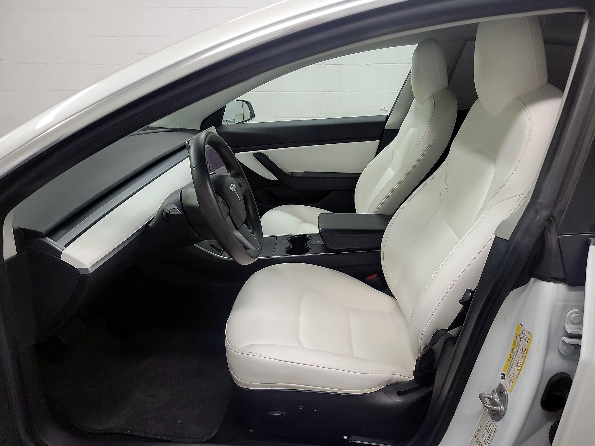 Thumbnail: 2020 Tesla Model 3 - 11