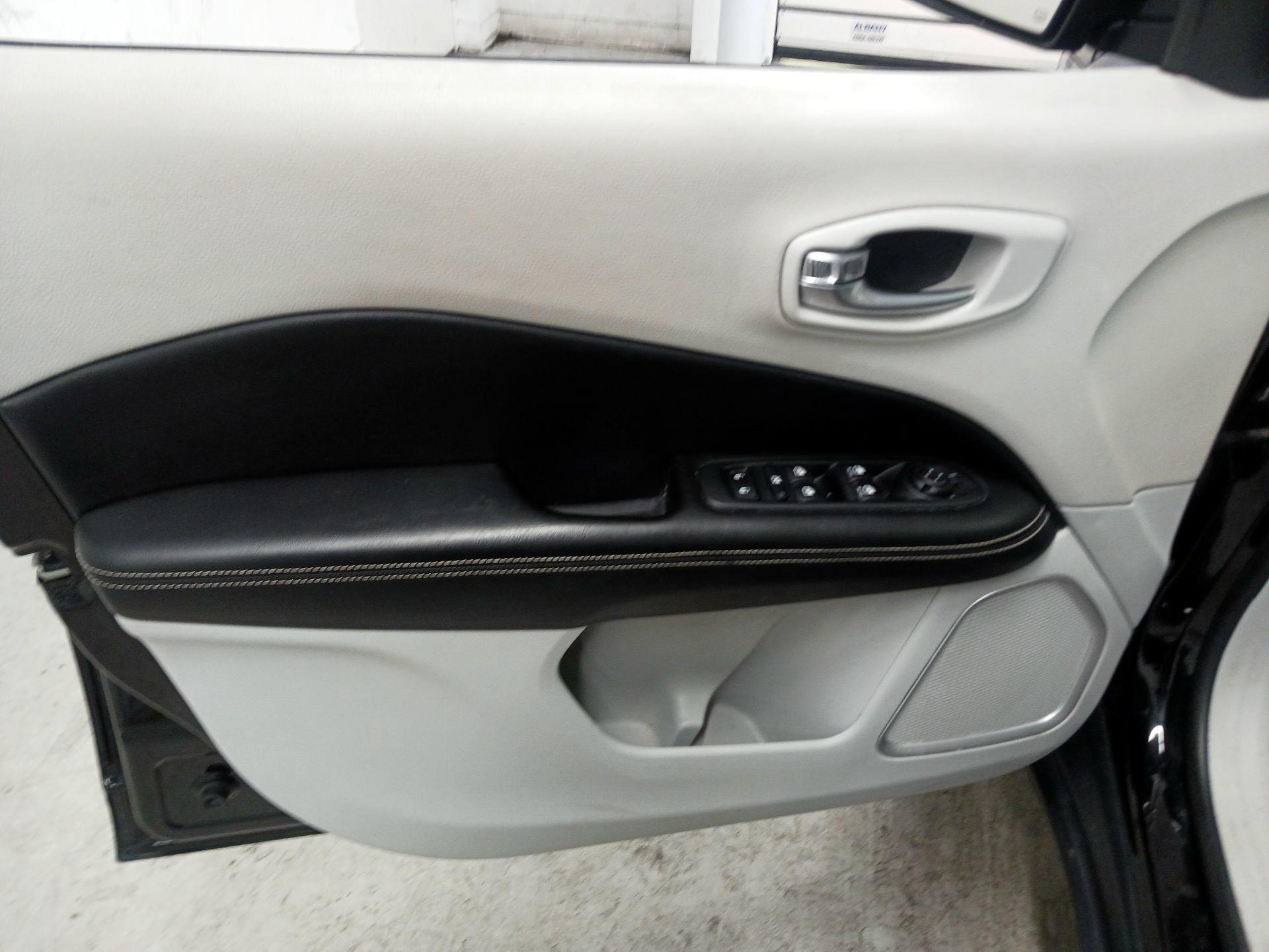 Thumbnail: 2019 Jeep Compass - 12