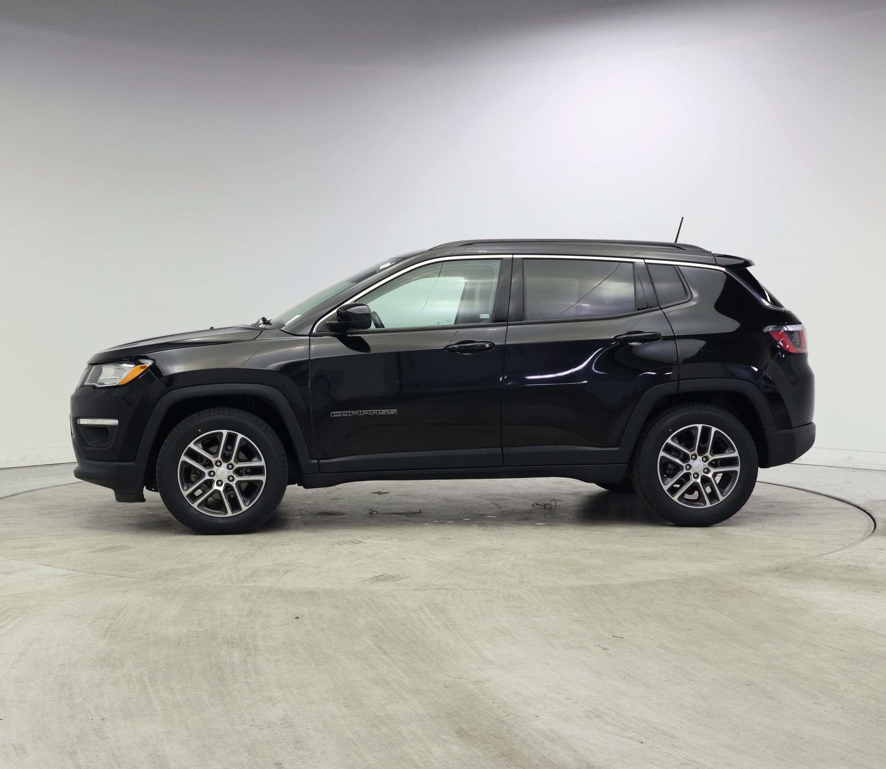 Thumbnail: 2019 Jeep Compass - 3