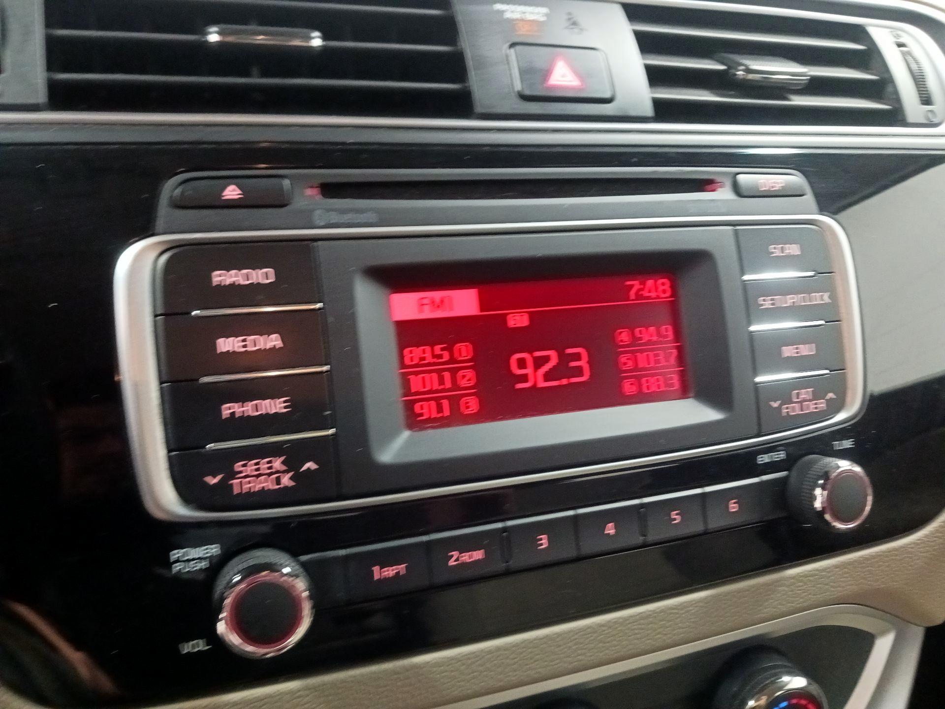 Thumbnail: 2017 Kia Rio5 - 13