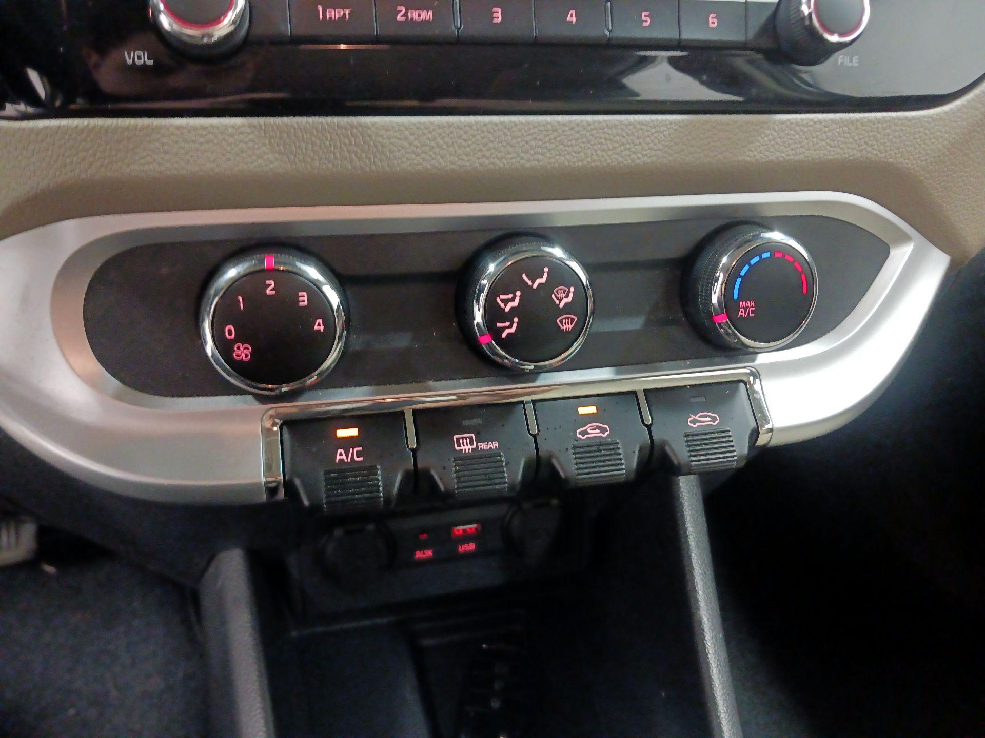 Thumbnail: 2017 Kia Rio5 - 14