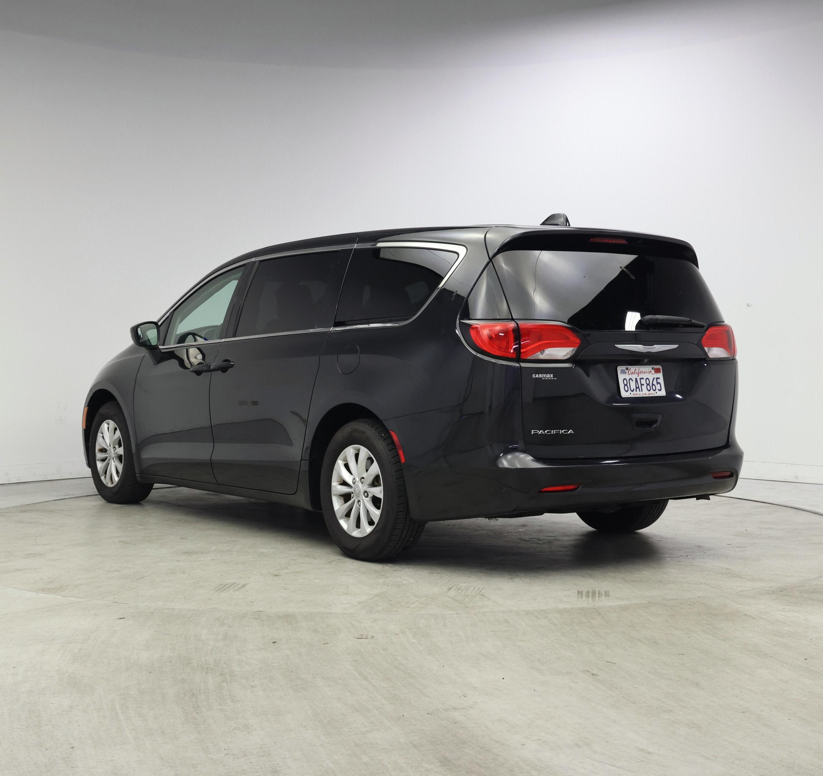 Thumbnail: 2017 Chrysler Pacifica - 2