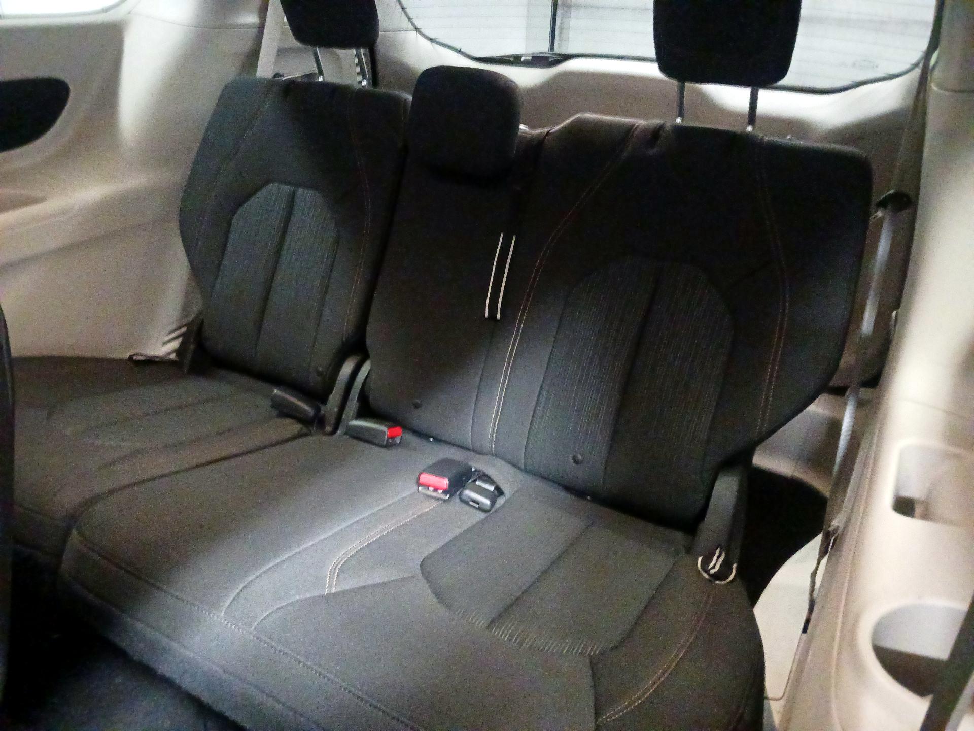 Thumbnail: 2017 Chrysler Pacifica - 20