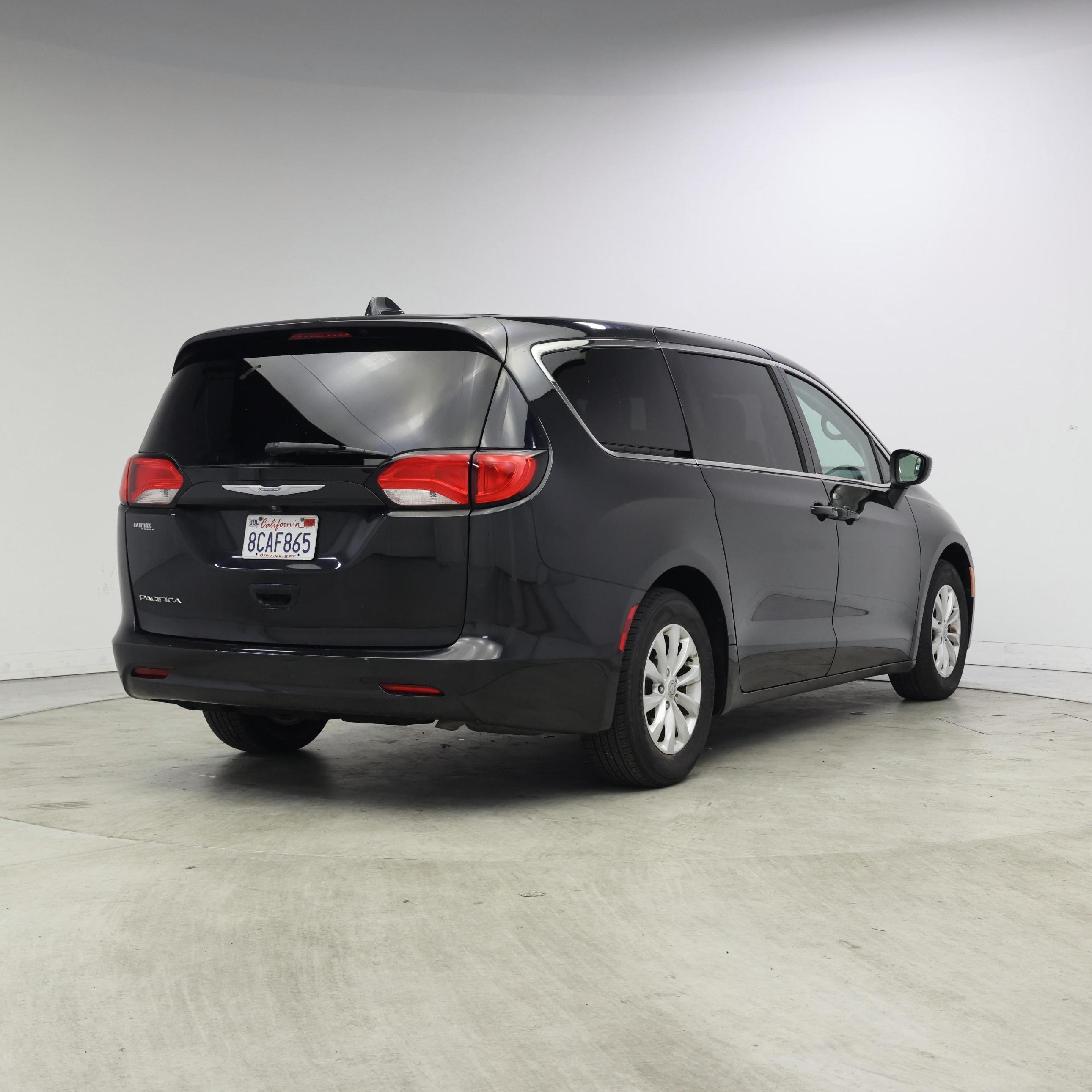 Thumbnail: 2017 Chrysler Pacifica - 8