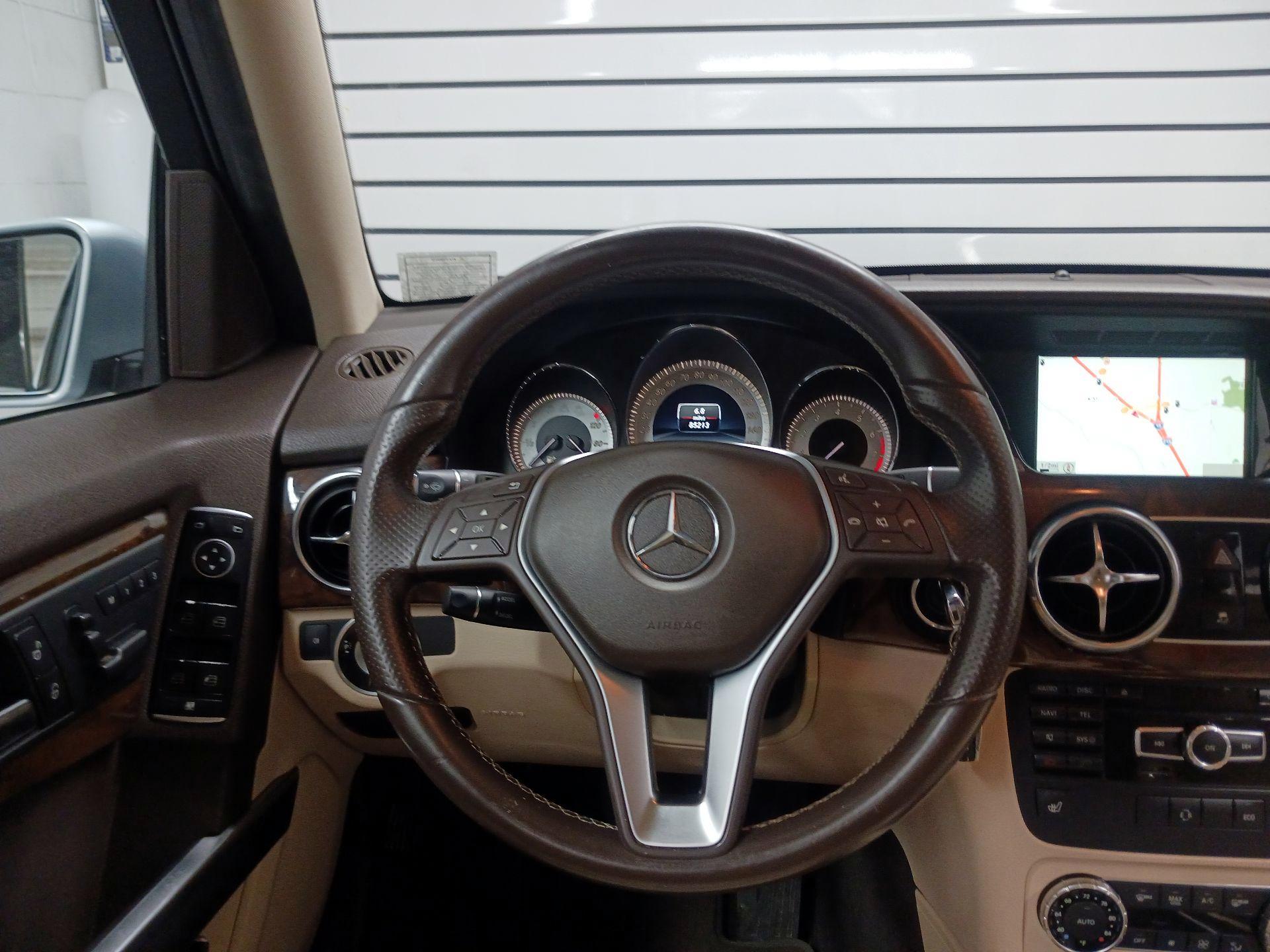 Thumbnail: 2015 Mercedes-Benz GLK - 10