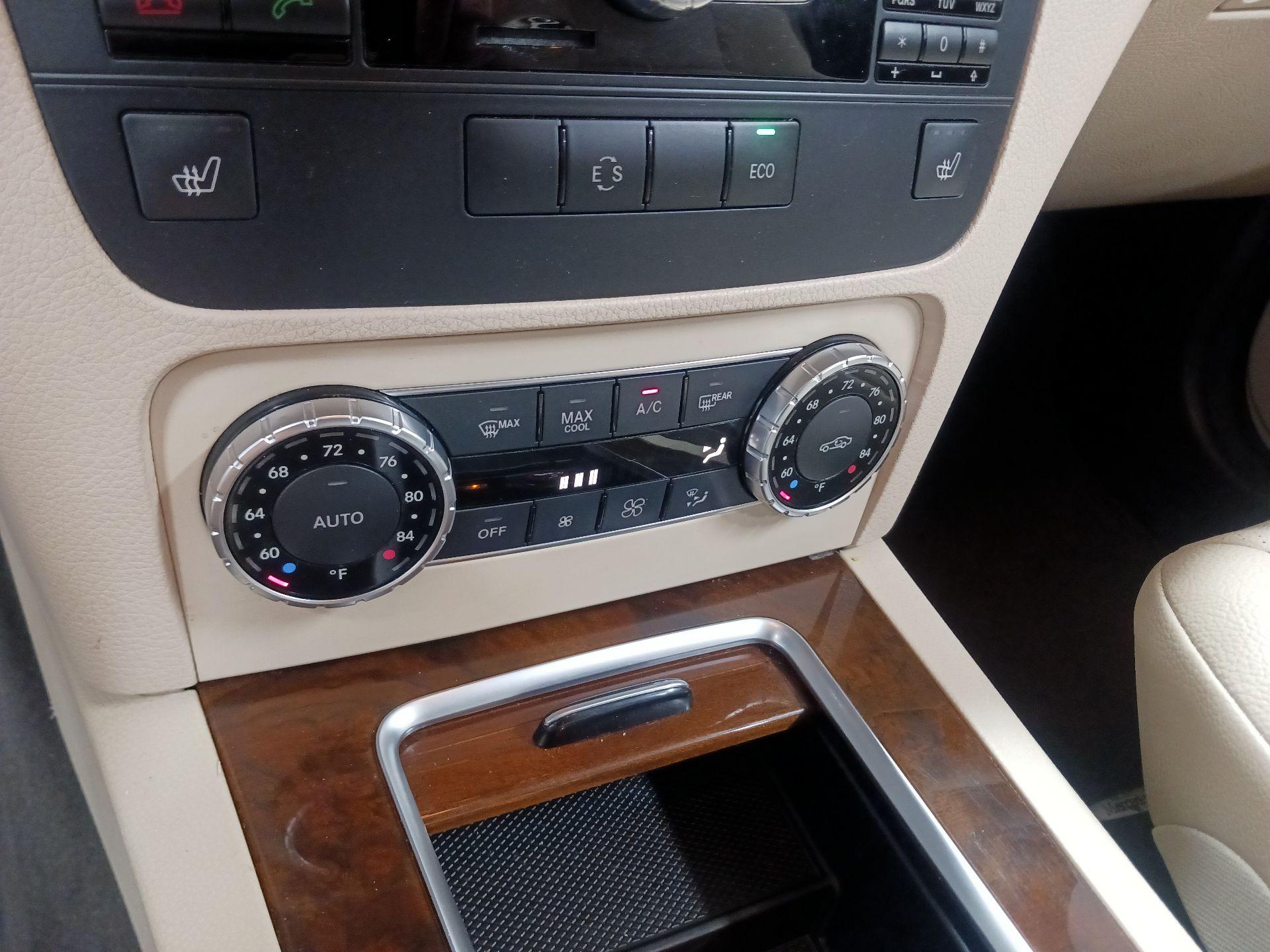 Thumbnail: 2015 Mercedes-Benz GLK - 16