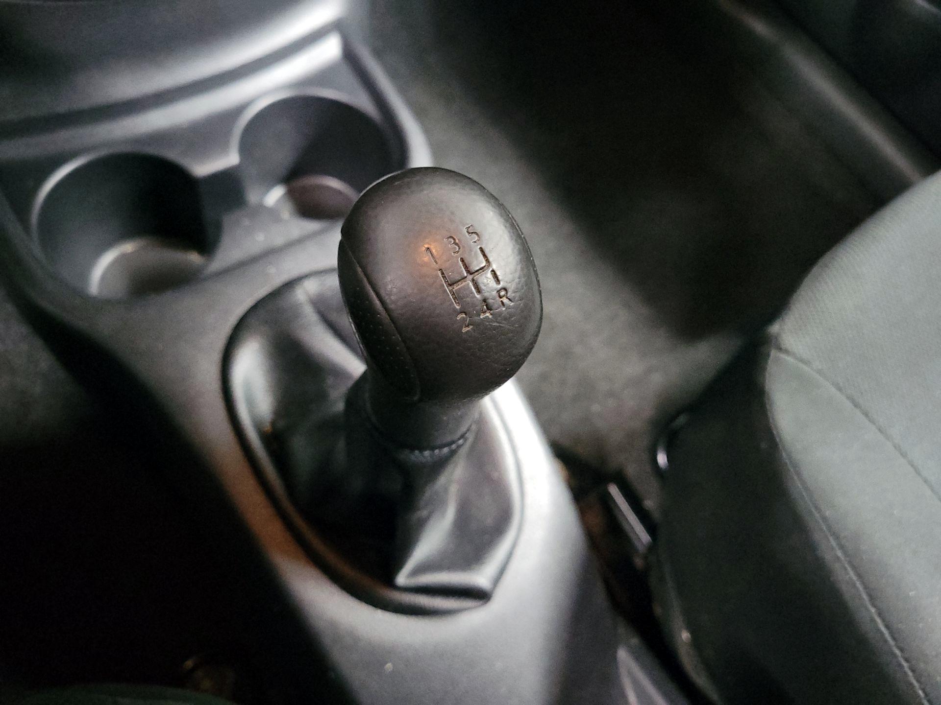 Thumbnail: 2015 Nissan Versa Note - 15