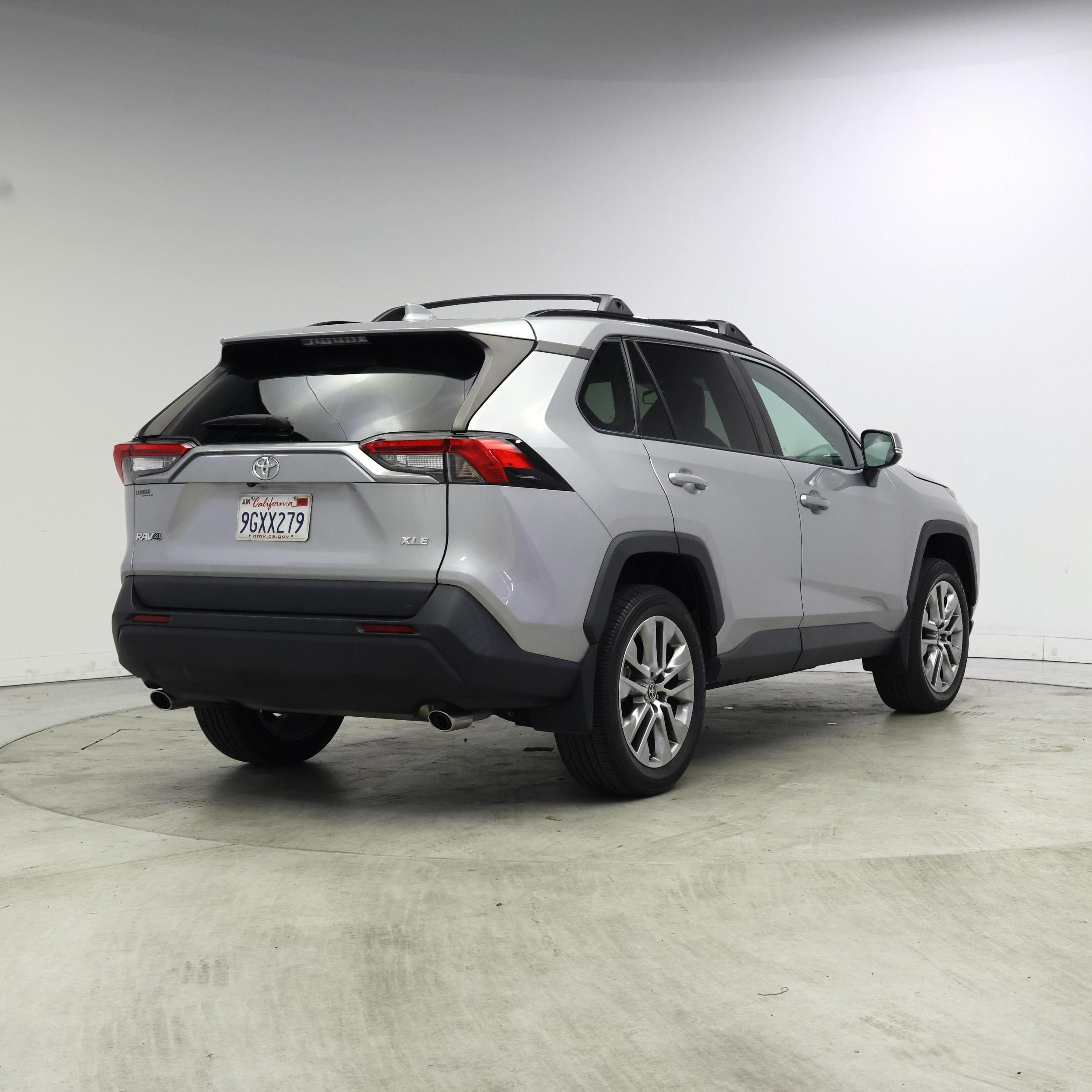 Thumbnail: 2023 Toyota RAV4 - 8