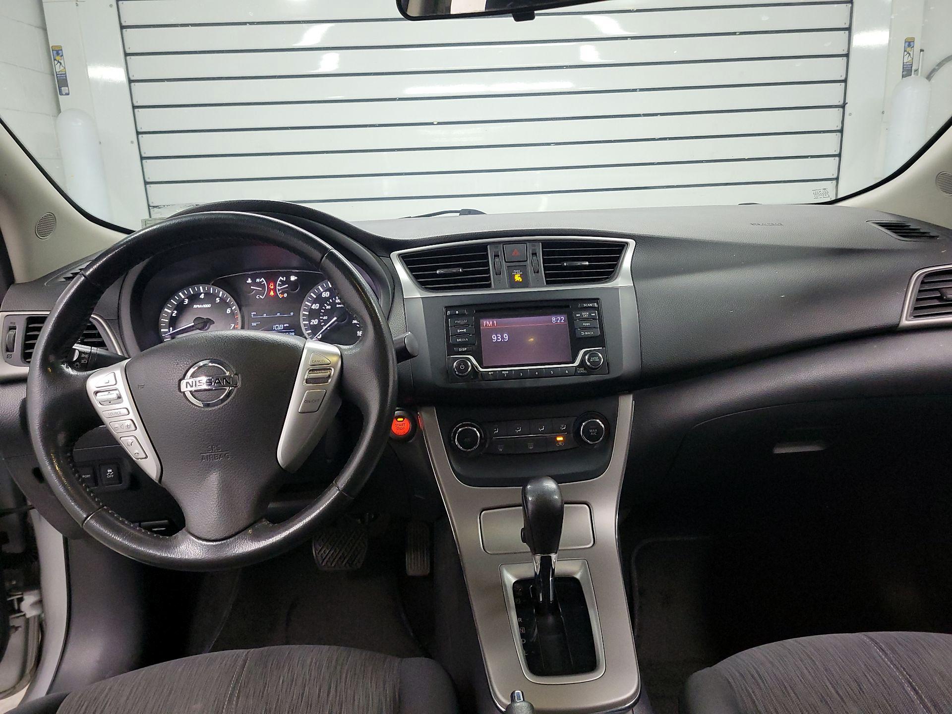 Thumbnail: 2015 Nissan Sentra - 9