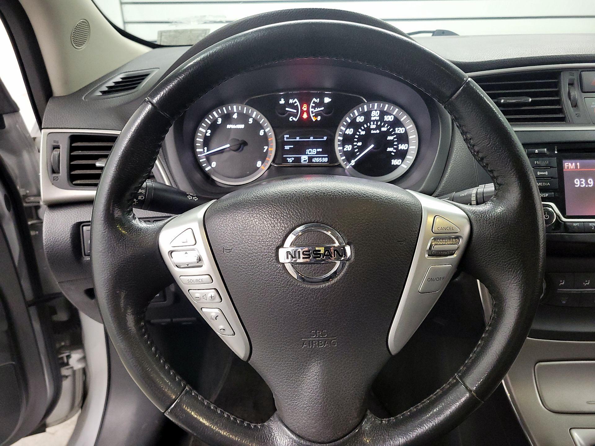 Thumbnail: 2015 Nissan Sentra - 10